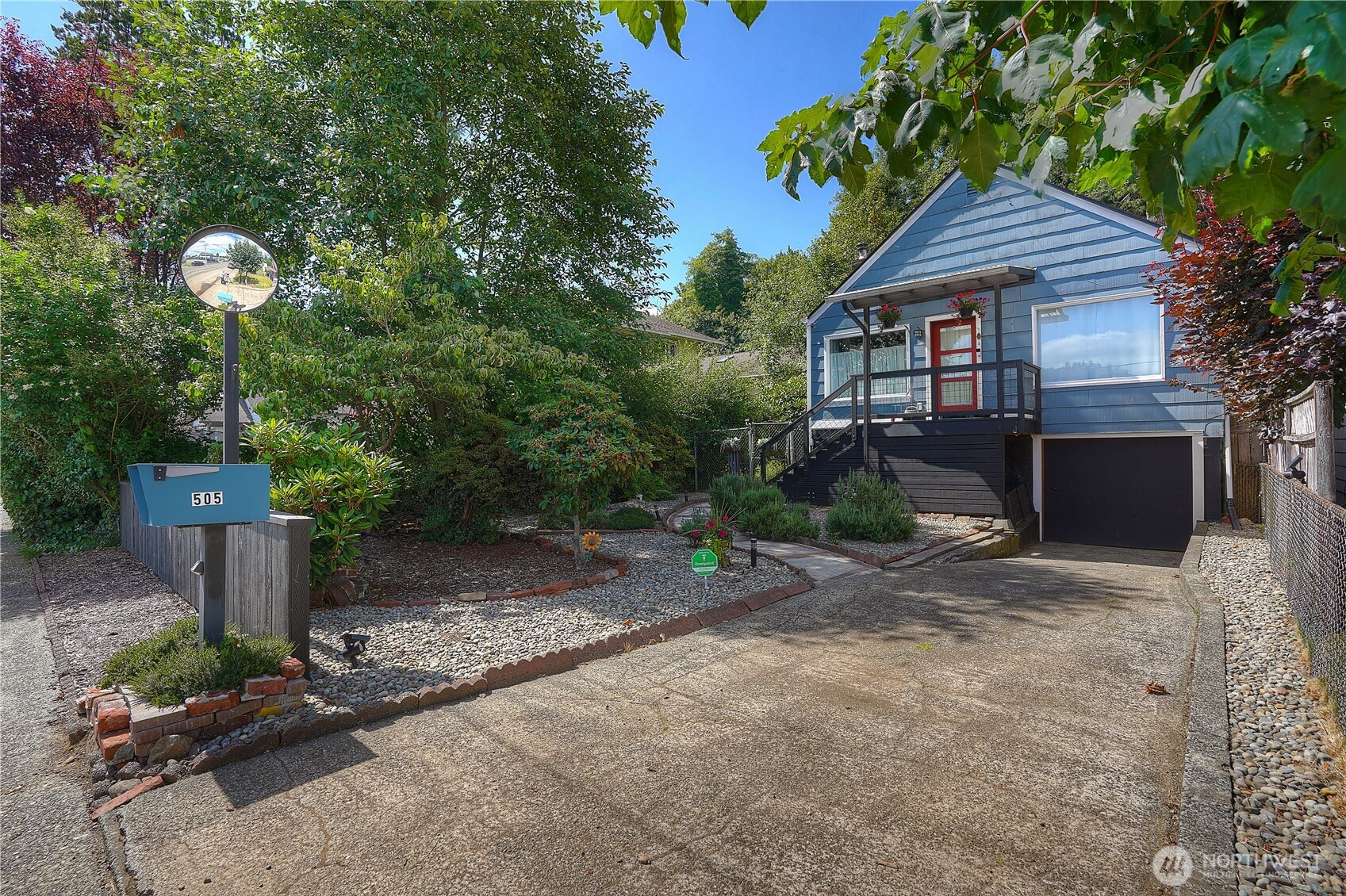 505 N B Street Property Photo 2