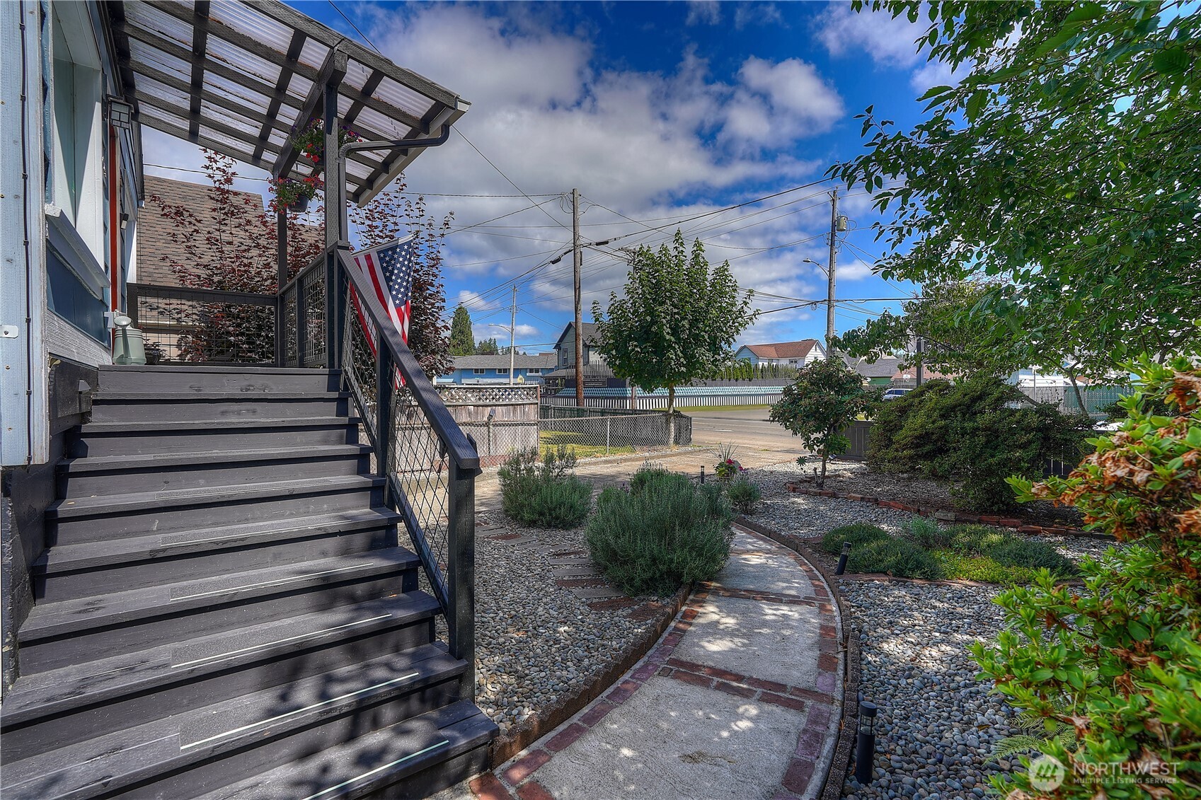 505 N B Street Property Photo 4