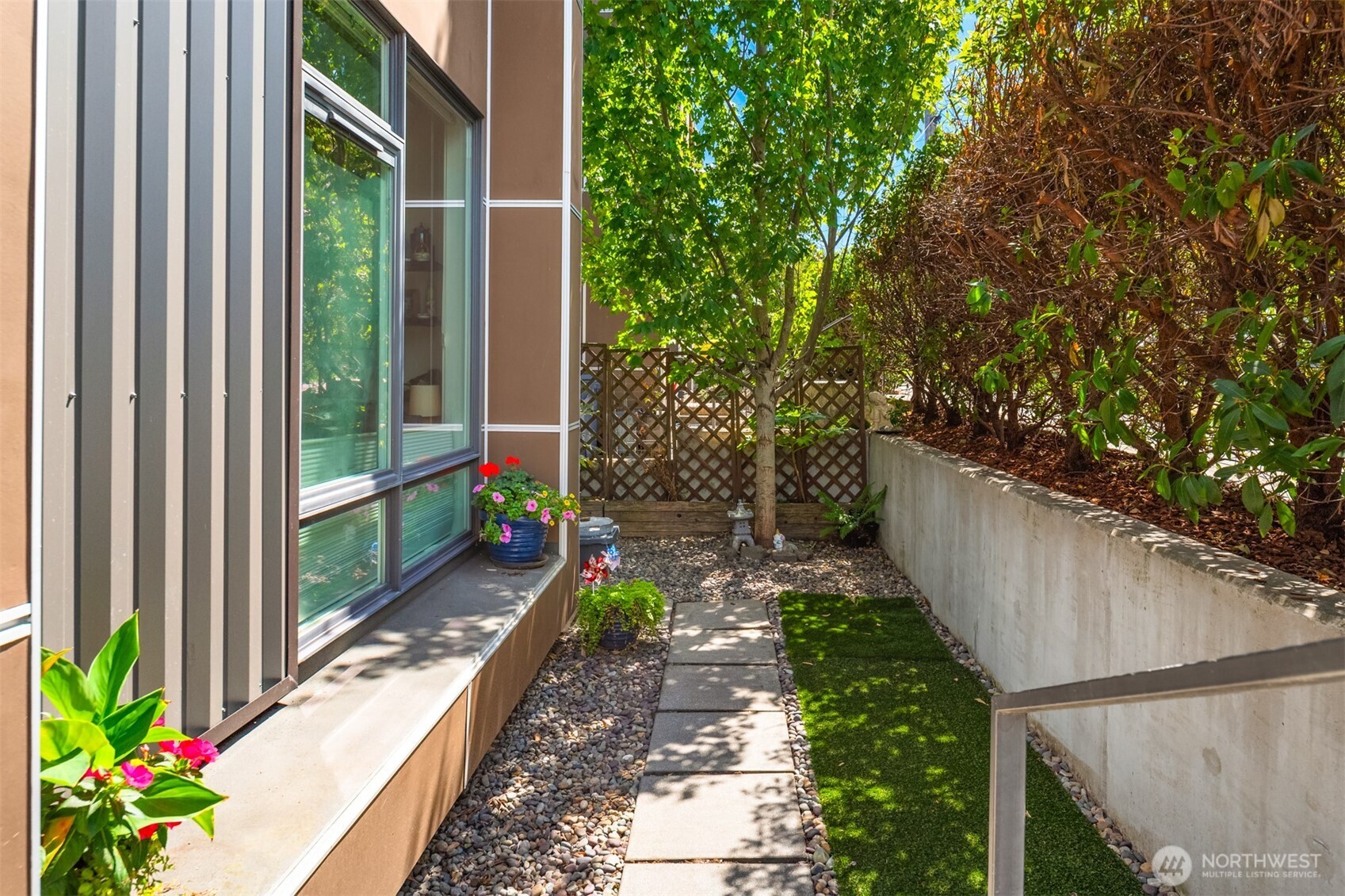 1754 Valentine Place Property Photo 25
