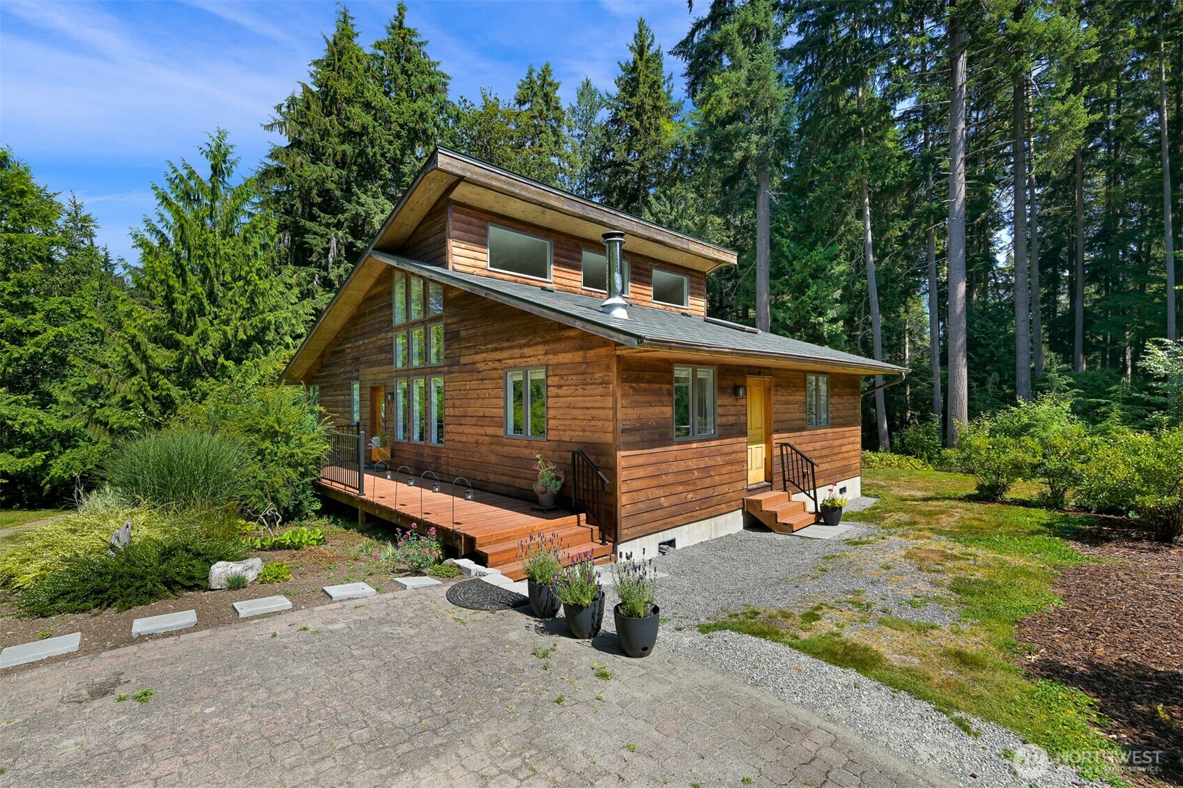 551 Summerland Road Property Photo 1
