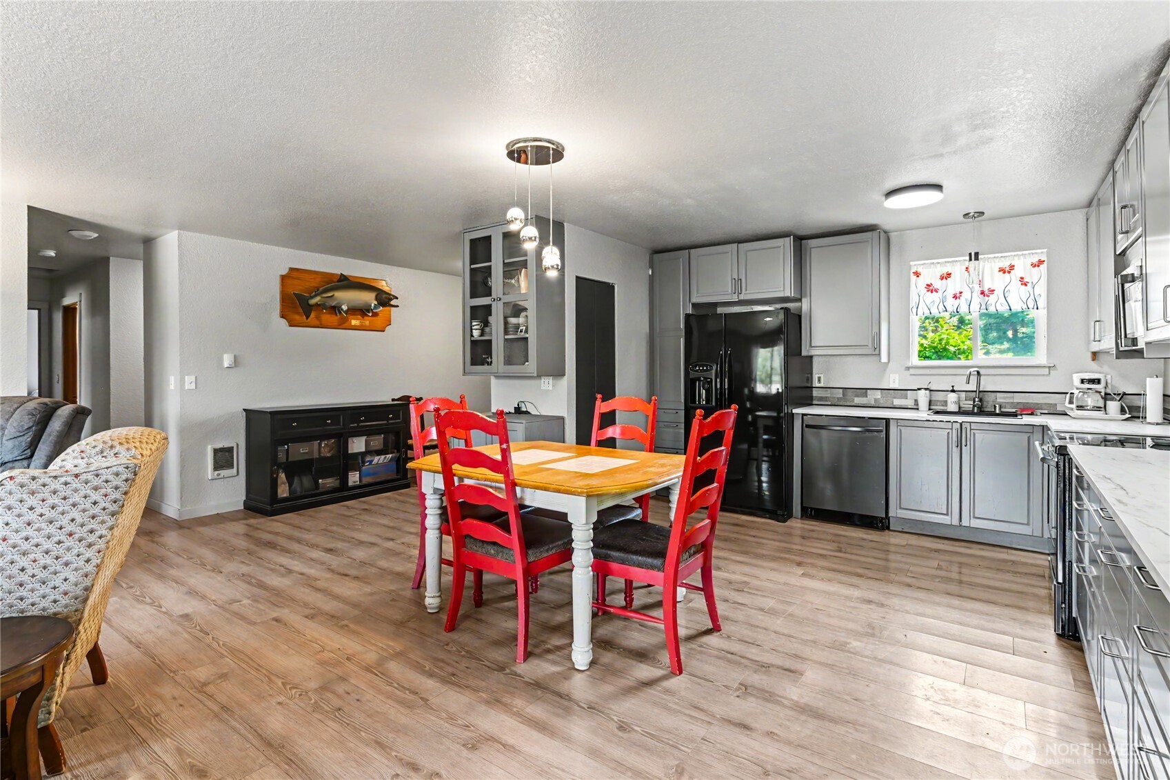 251 E Nikki Lane Property Photo 5