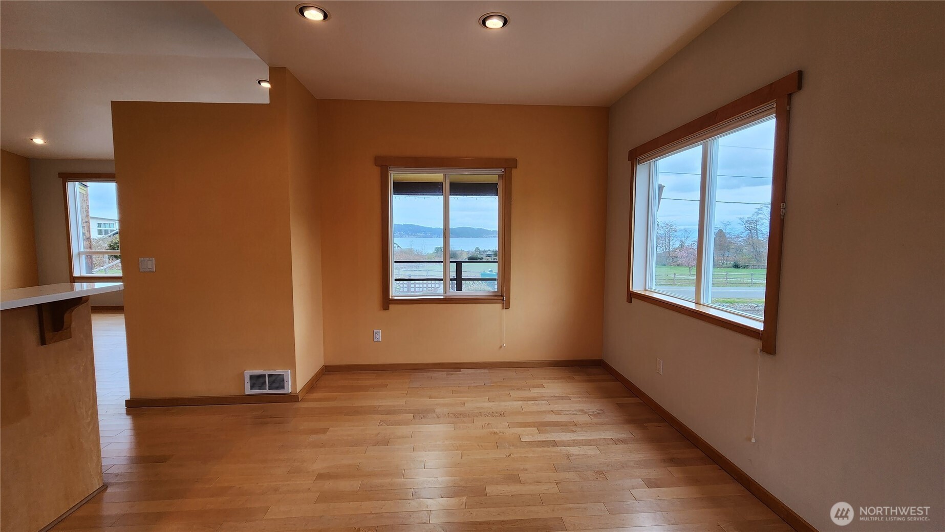 825 Brokaw Road Property Photo 21
