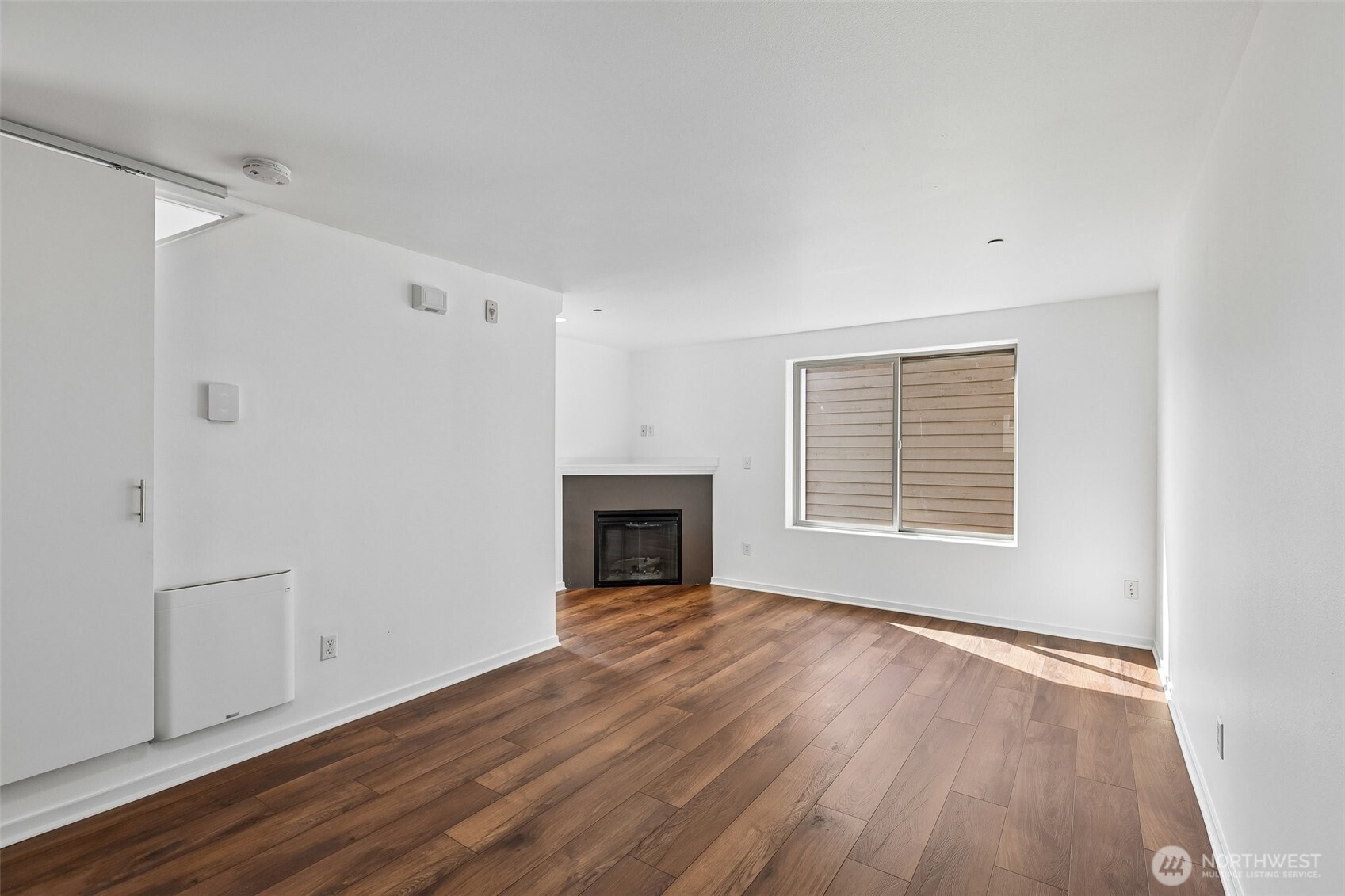 4341 8th Avenue Property Photo 5