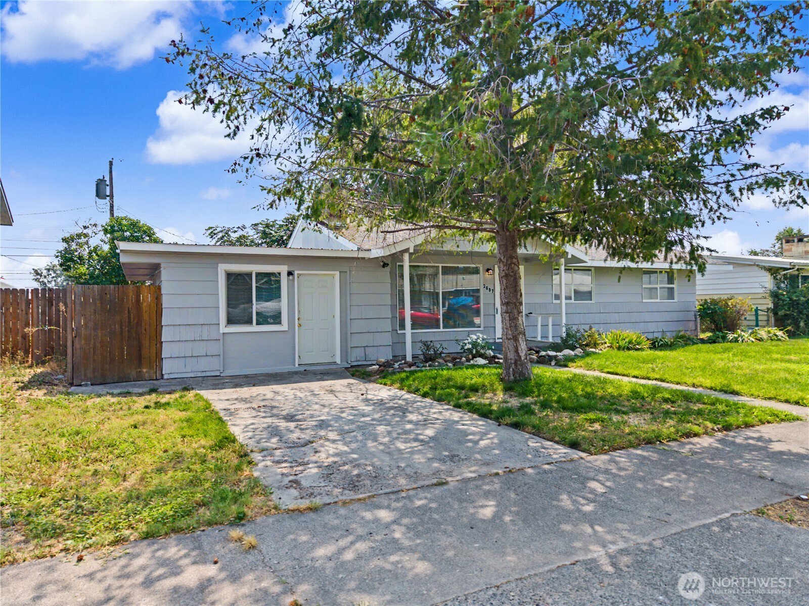 2607 W Texas Street Property Photo 3
