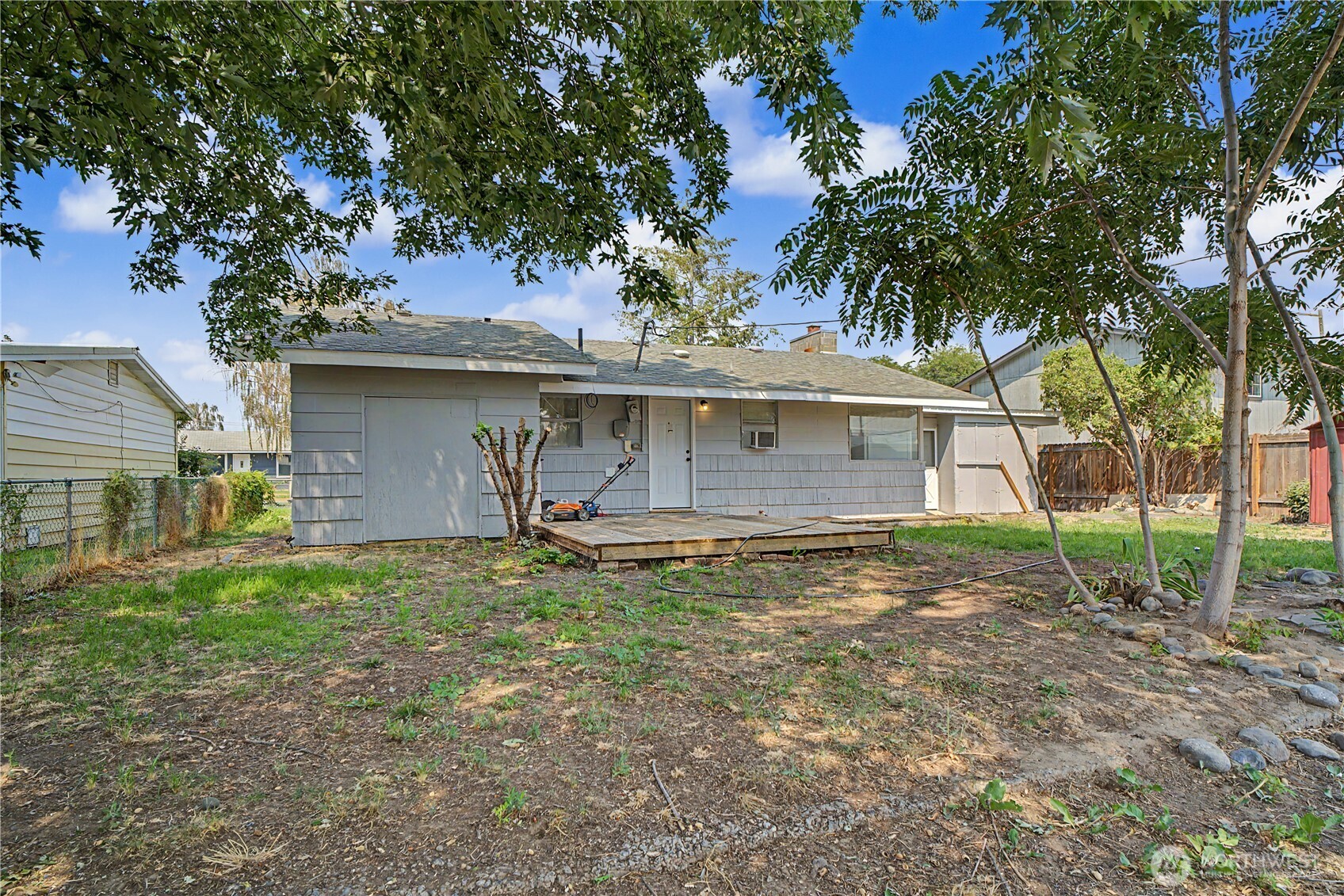 2607 W Texas Street Property Photo 32