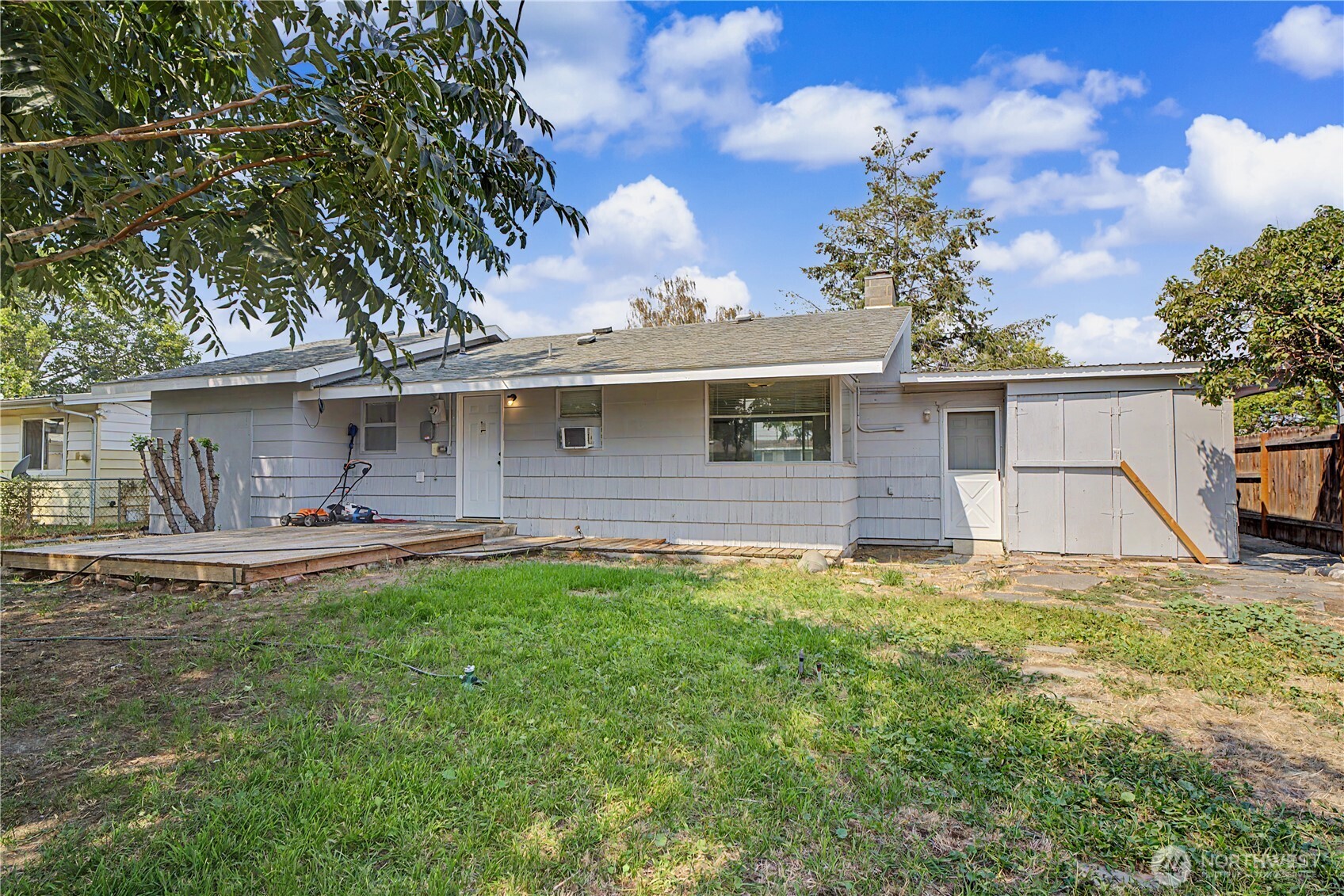 2607 W Texas Street Property Photo 33