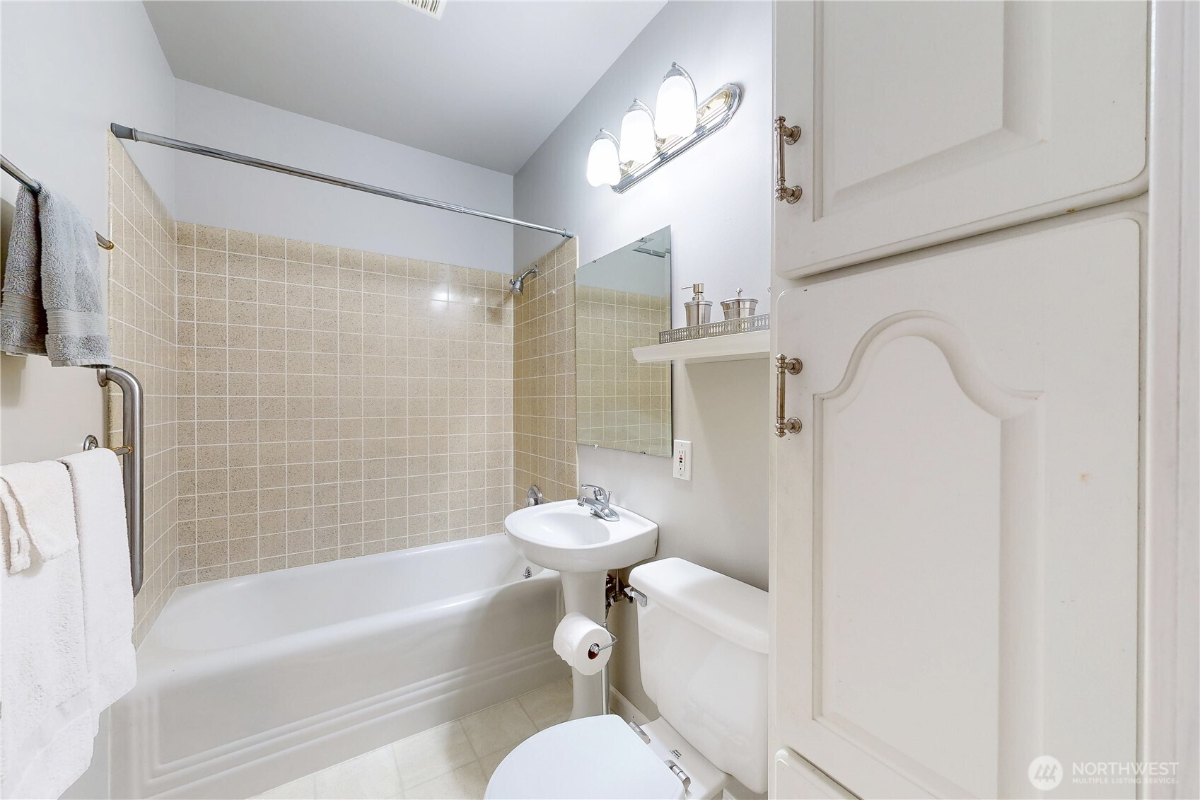 540 Craig Street Property Photo 13
