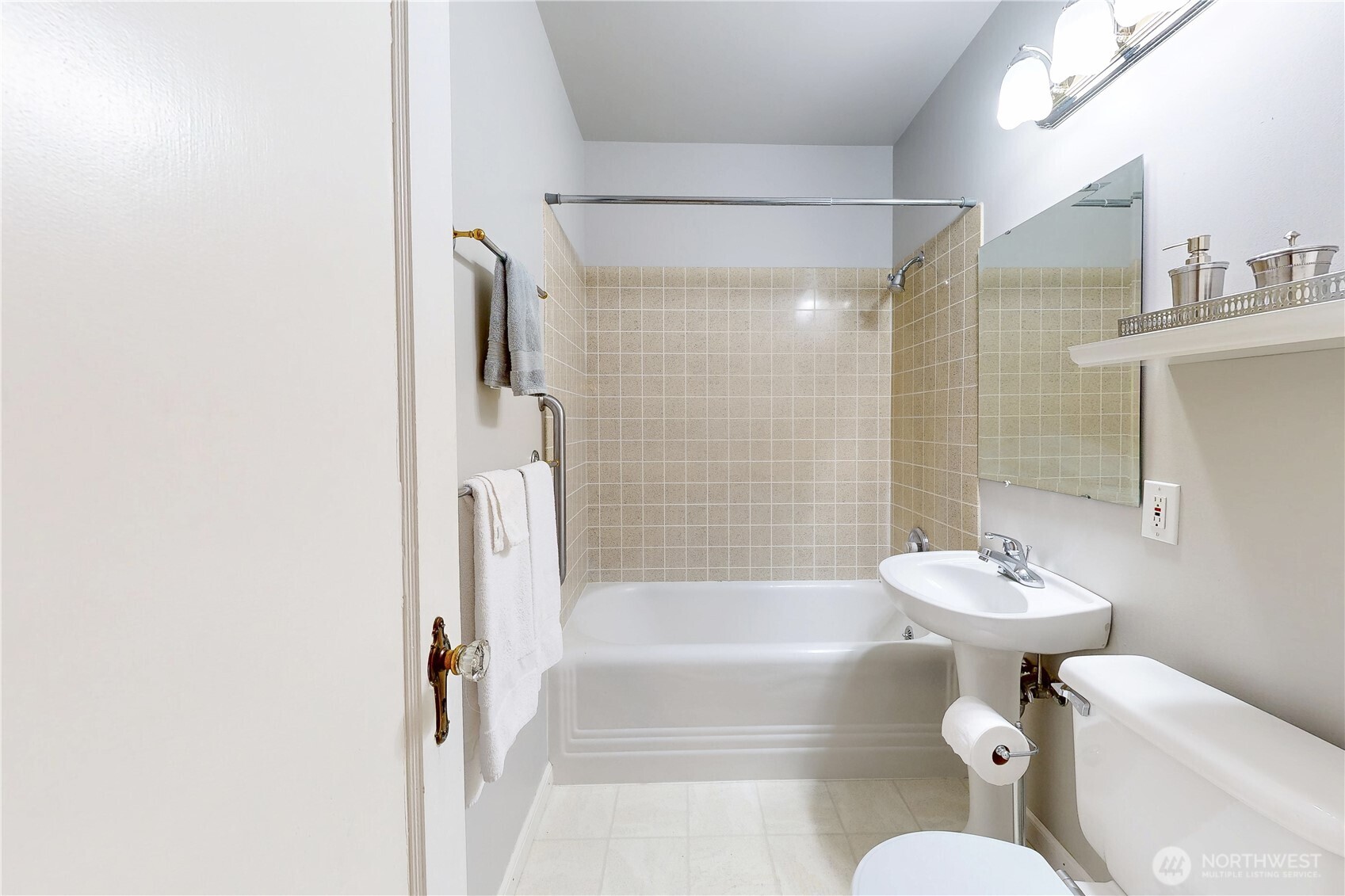 540 Craig Street Property Photo 14
