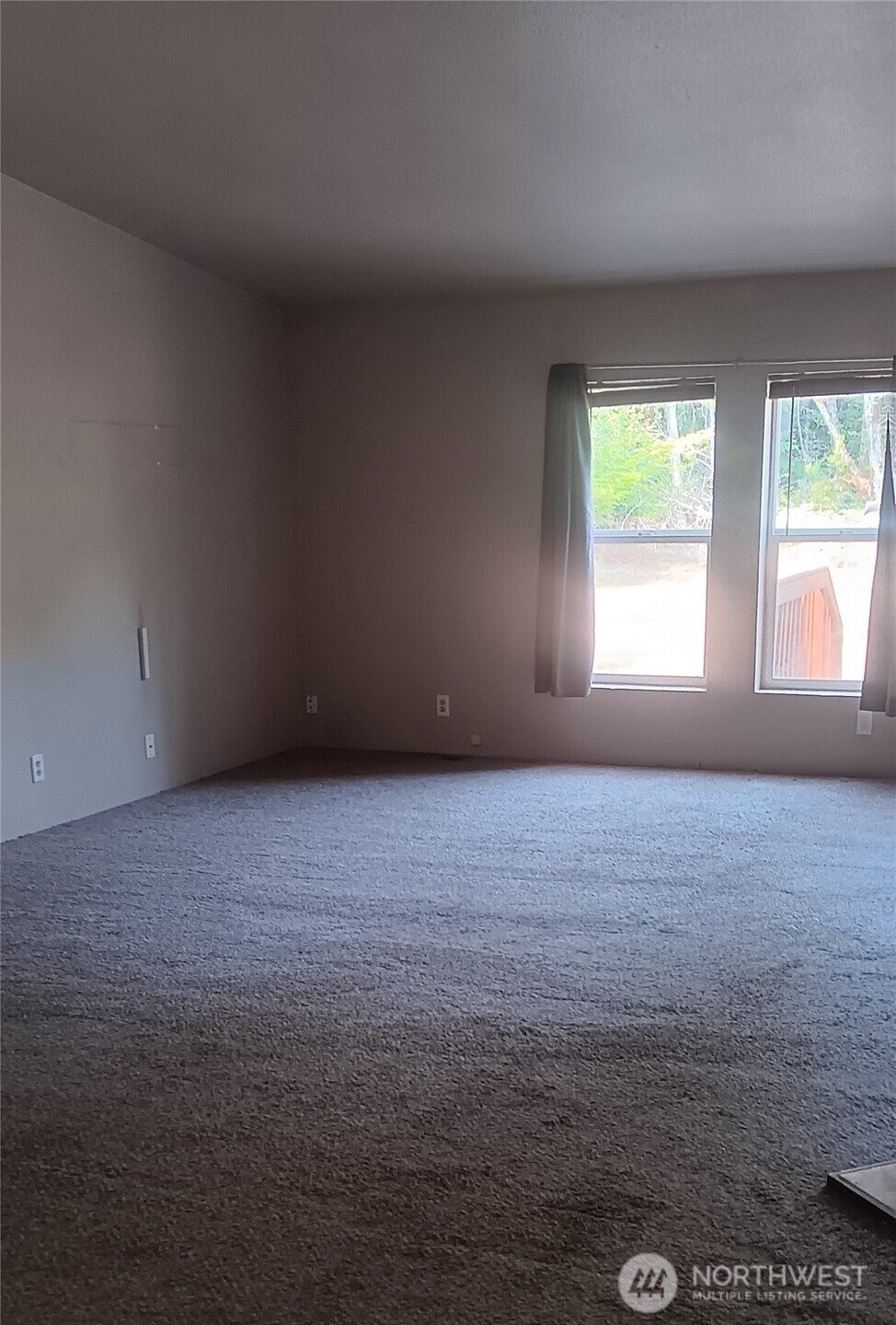 101 E Herron Place Property Photo 4