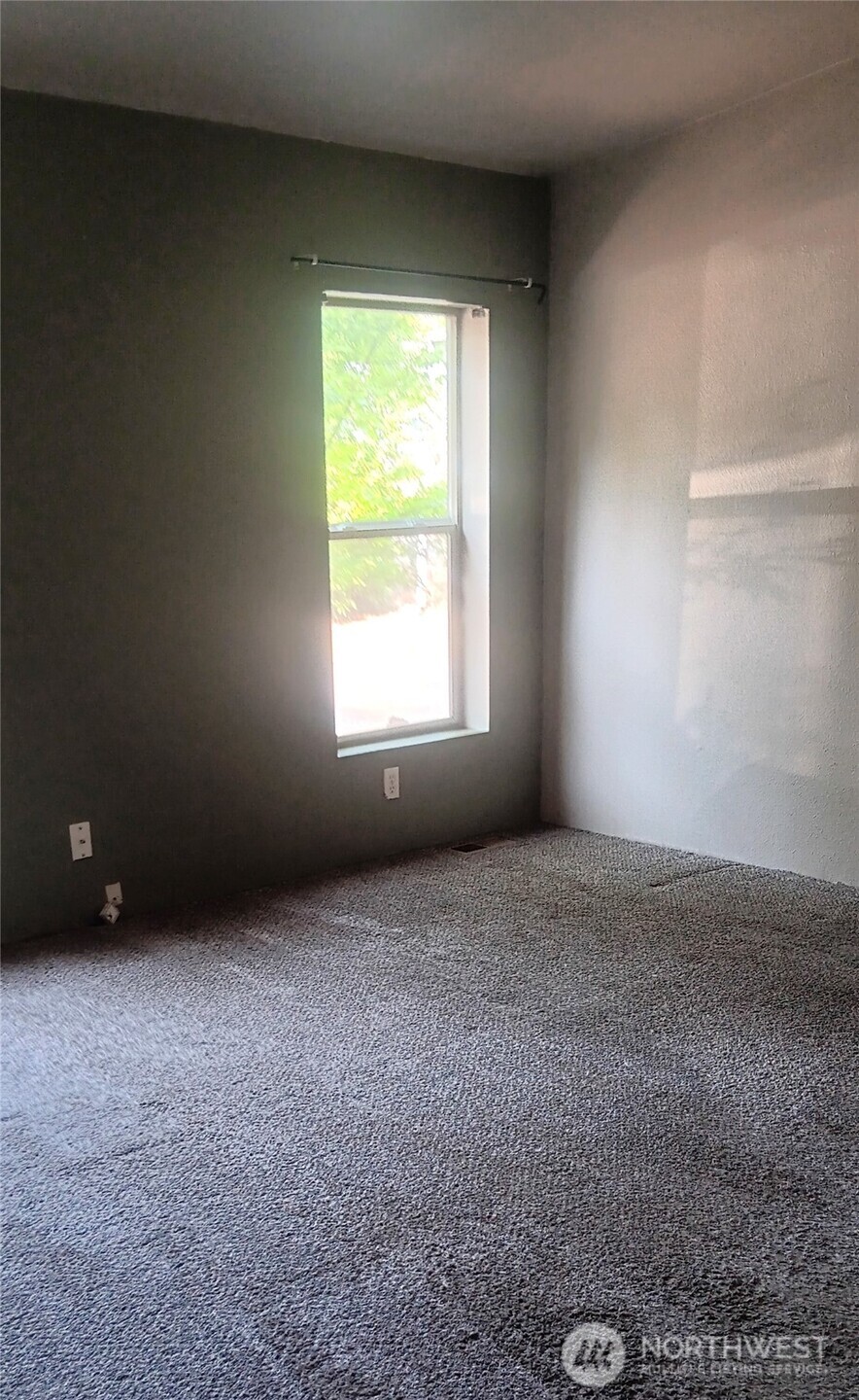 101 E Herron Place Property Photo 10
