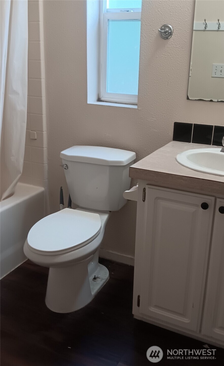 101 E Herron Place Property Photo 12