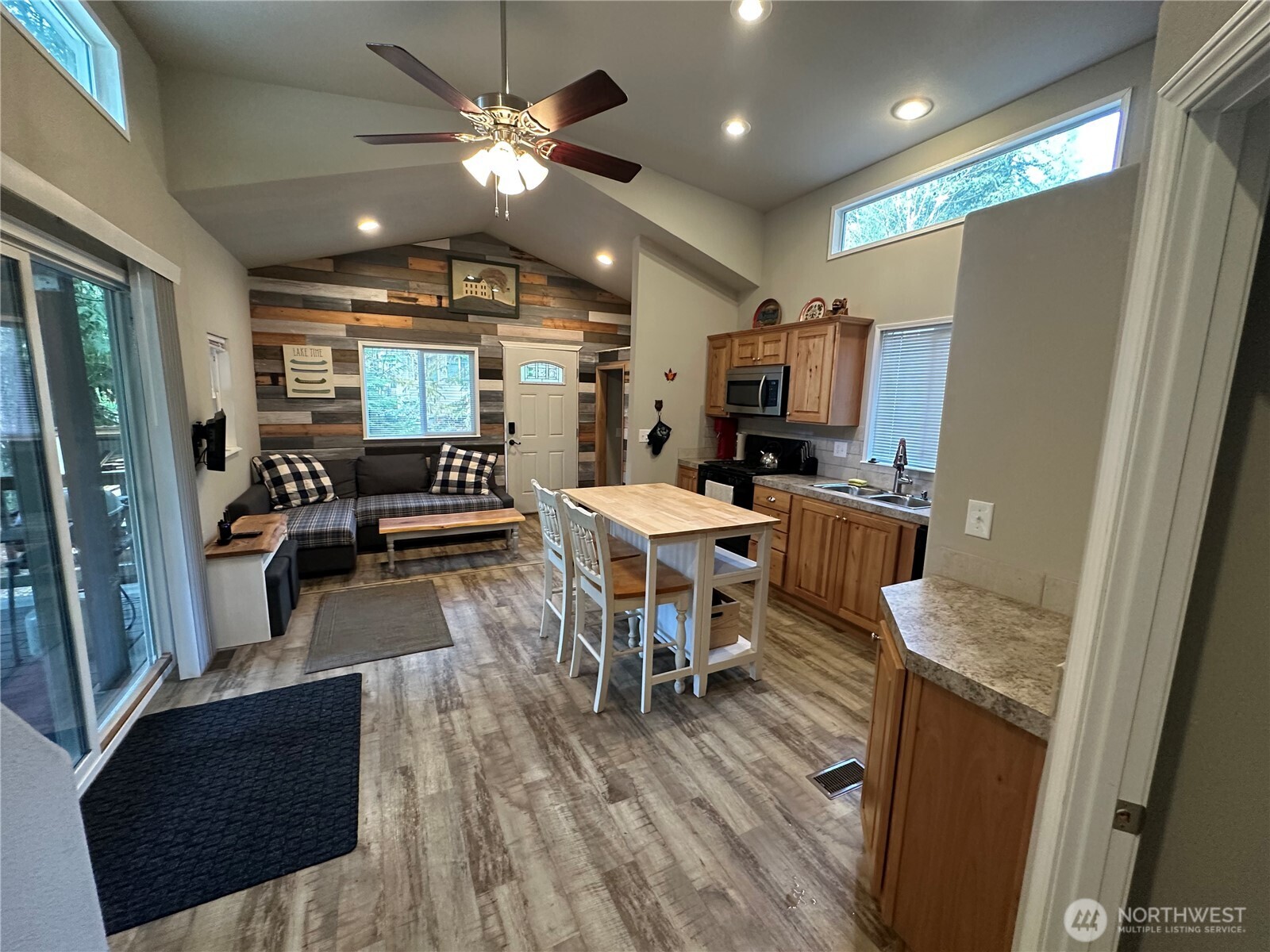 44920 Kayak Trail Property Photo 8
