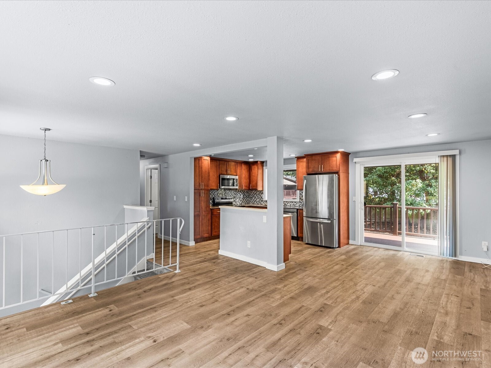 31624 3rd Place Property Photo 5