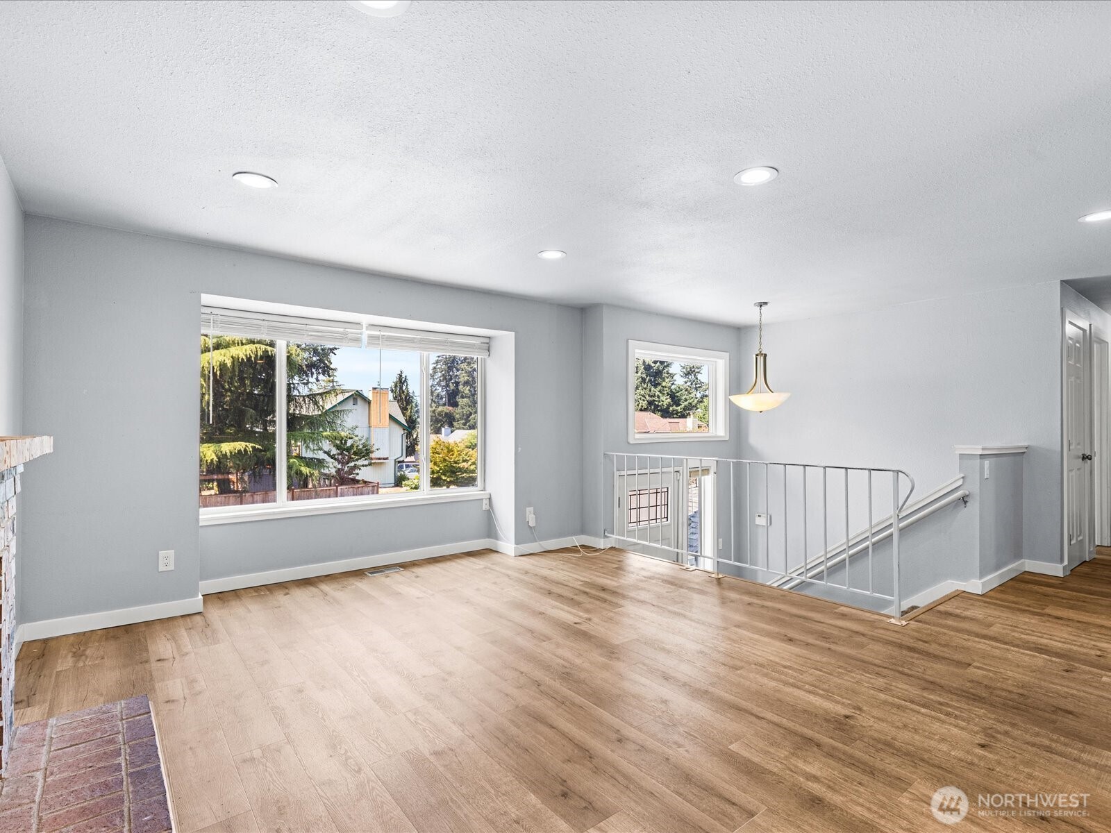 31624 3rd Place Property Photo 6