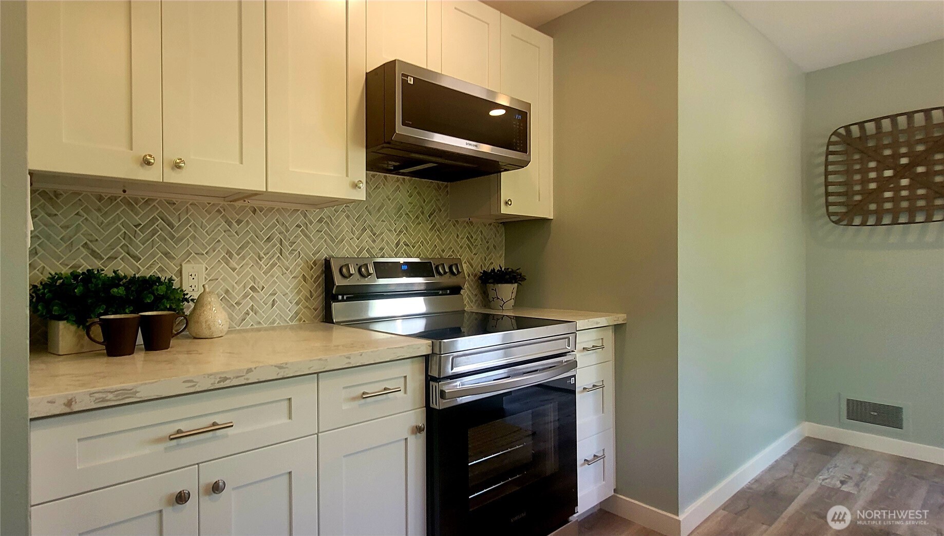 11503 Ainsworth Avenue Property Photo 8
