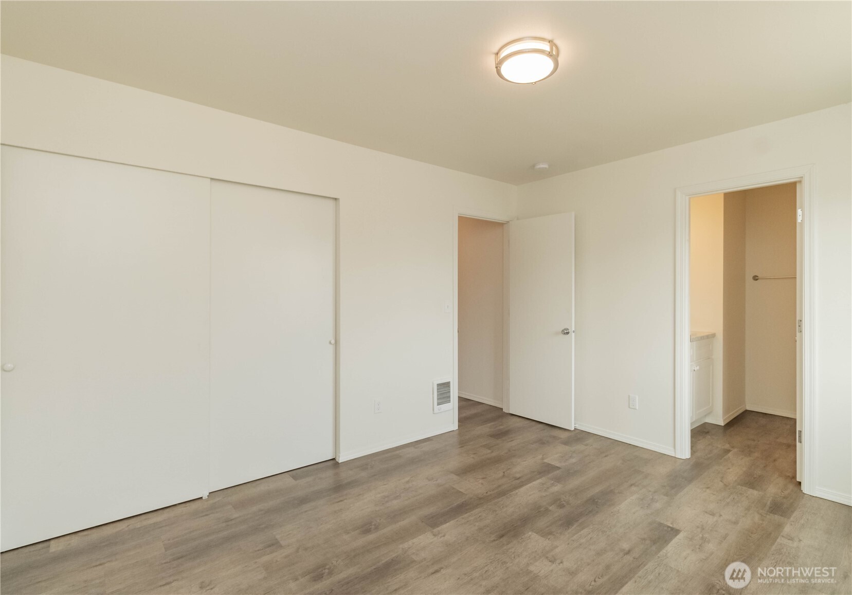 1002 E 71st Street Ct Property Photo 20