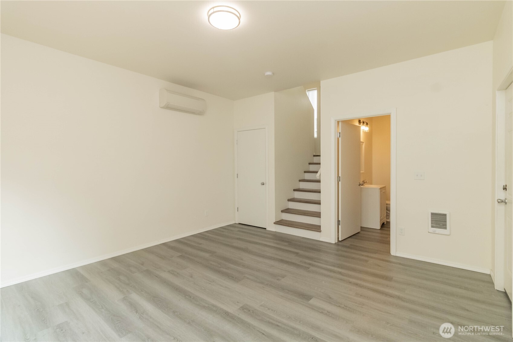 1002 E 71st Street Ct Property Photo 28