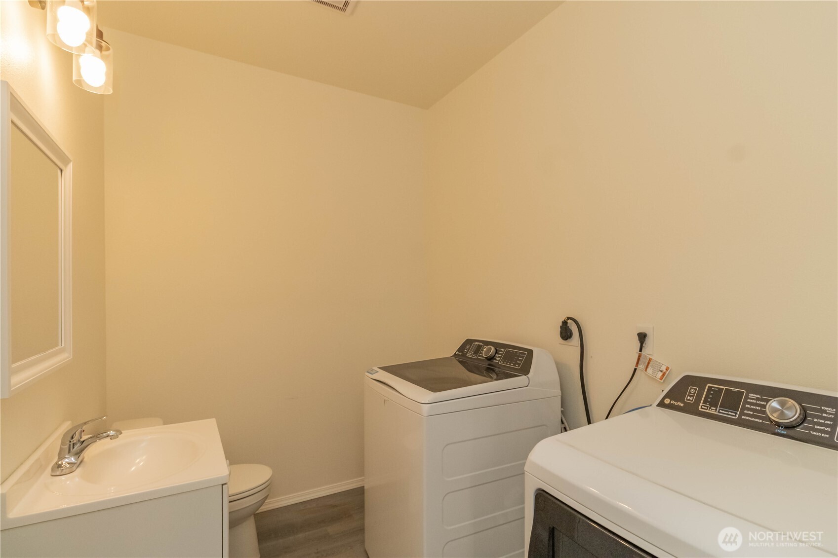 1002 E 71st Street Ct Property Photo 29