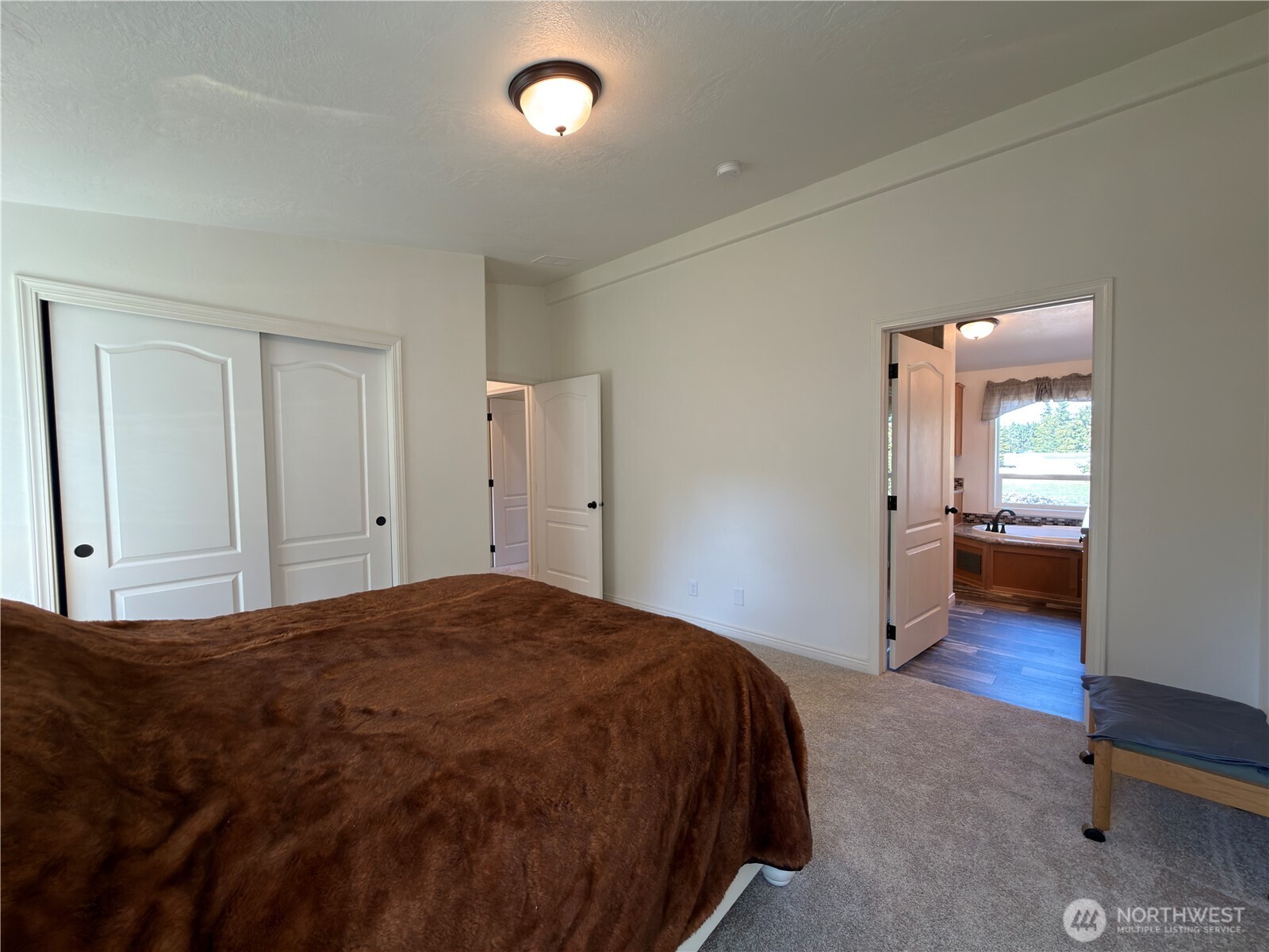 160 Sea Lawn Drive Property Photo 8
