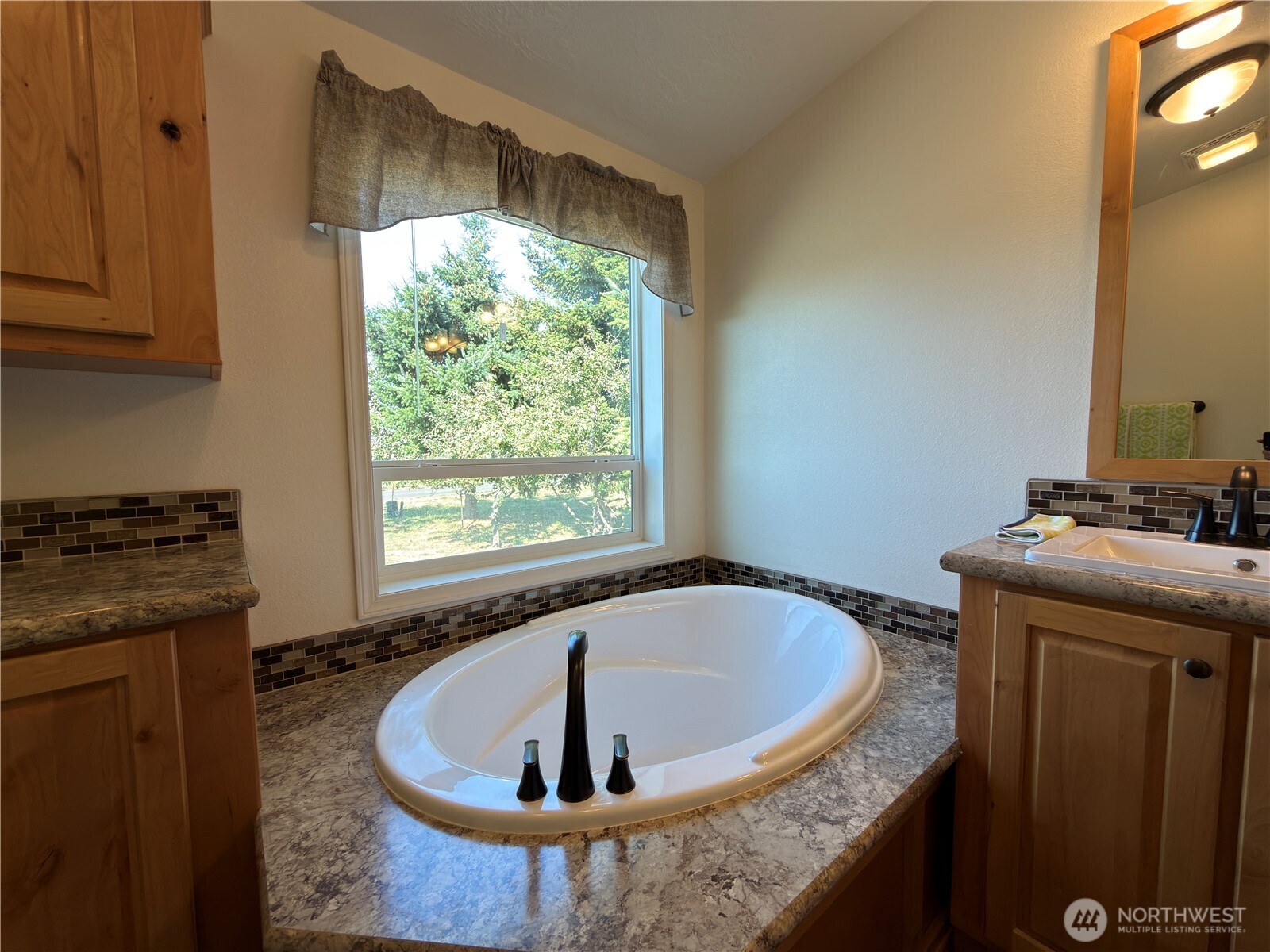 160 Sea Lawn Drive Property Photo 12