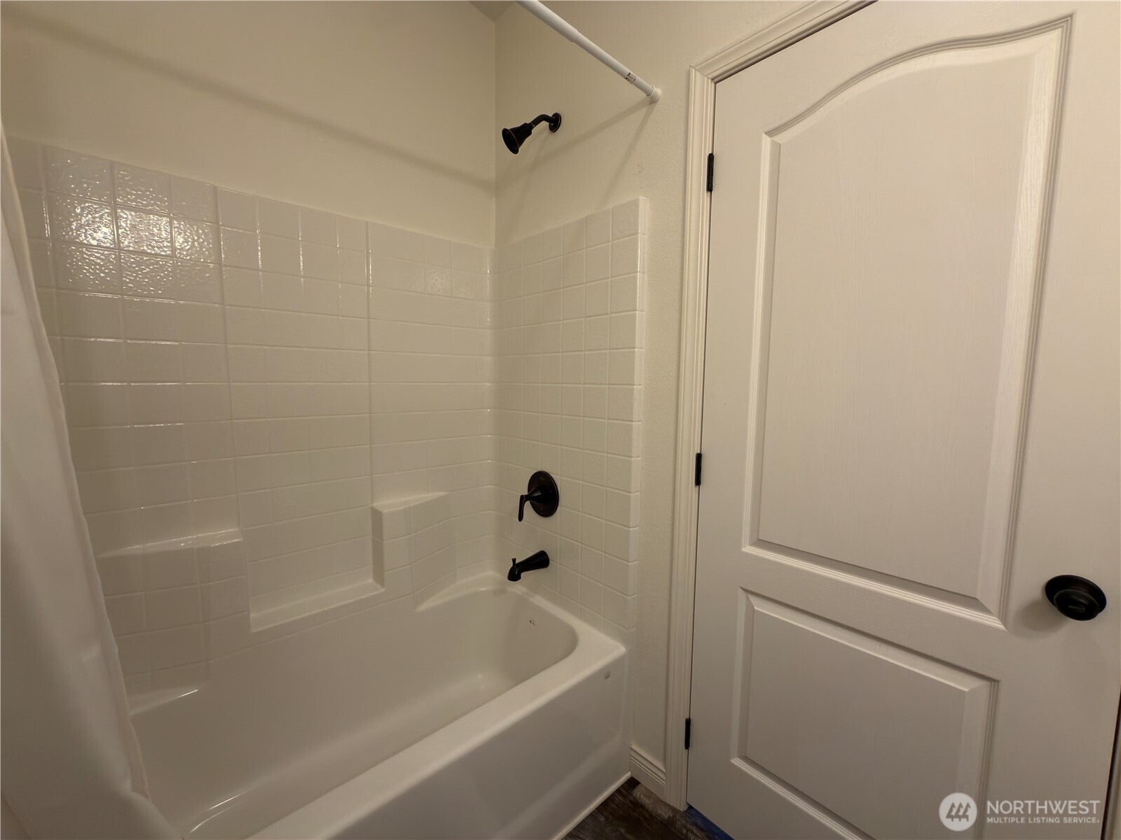 160 Sea Lawn Drive Property Photo 16