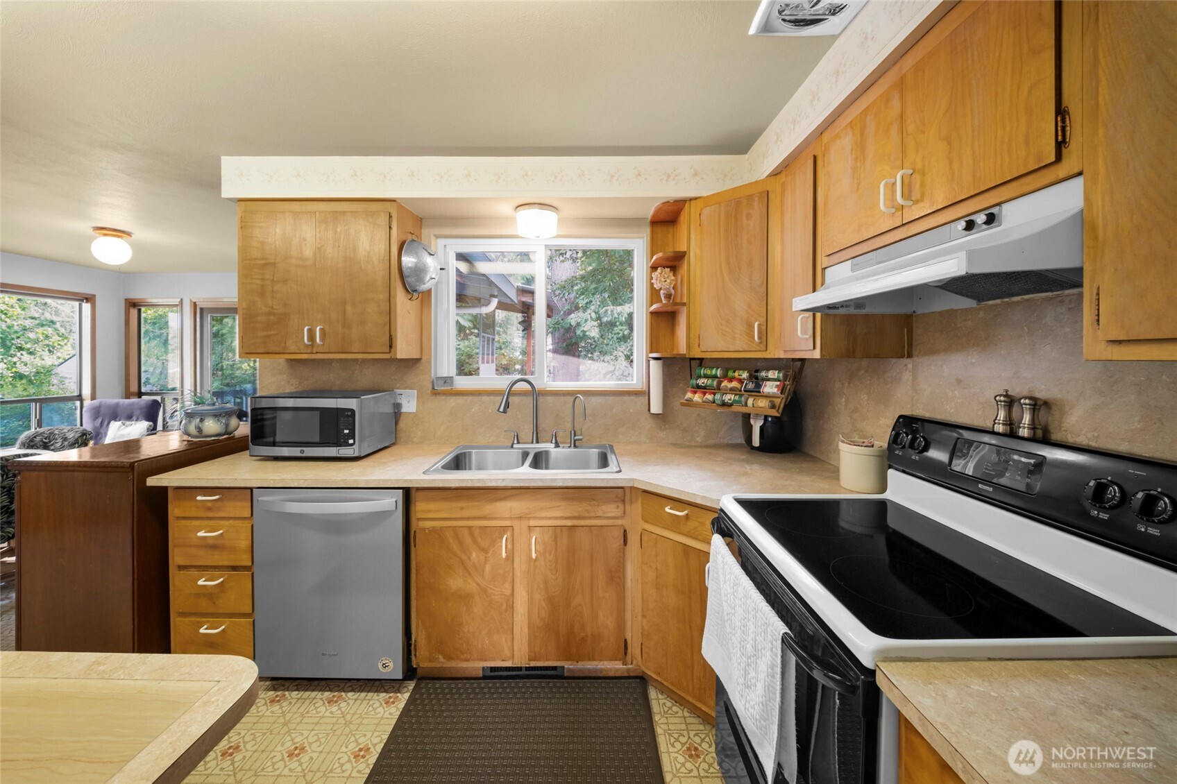 5111 21st Avenue Property Photo 9