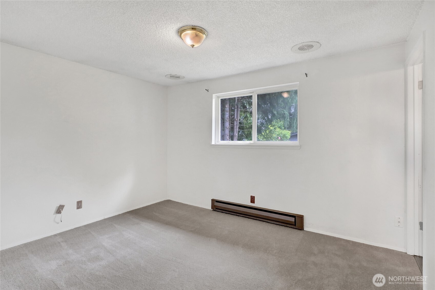 875 Adelia Street Property Photo 14