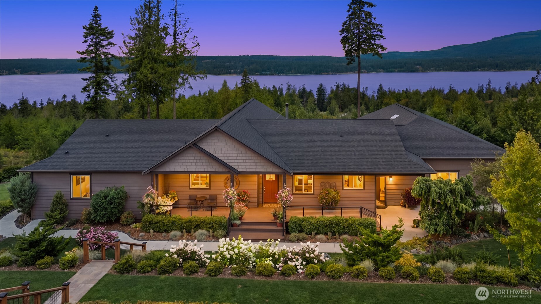 698 Streamside Drive Property Photo 2