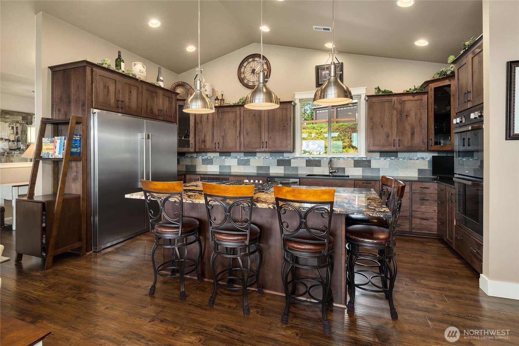 698 Streamside Drive Property Photo 13