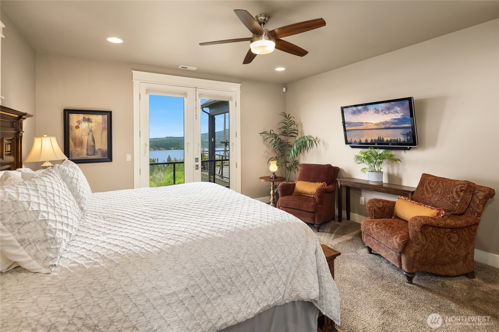 698 Streamside Drive Property Photo 17