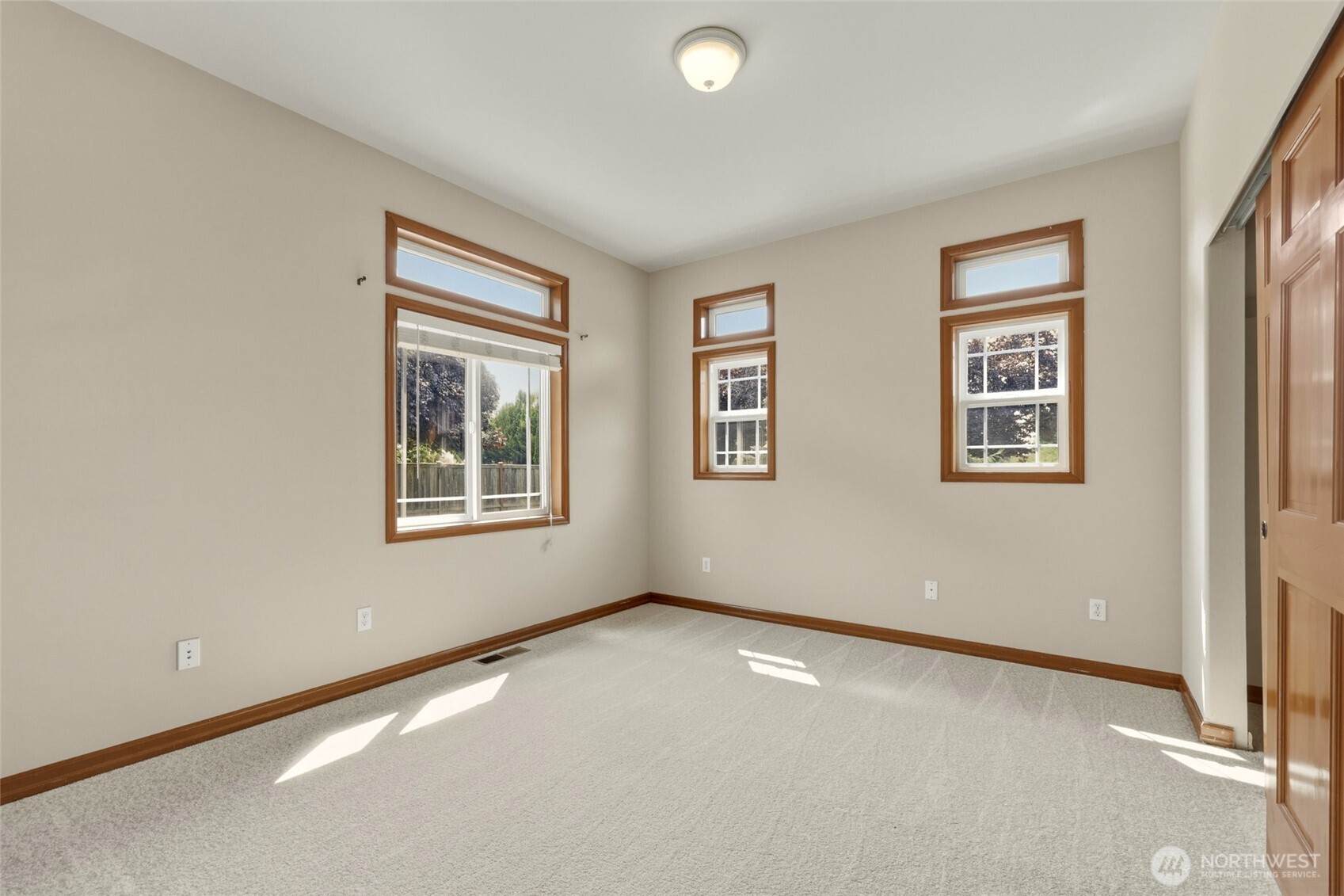 9315 Milburn Loop Property Photo 24