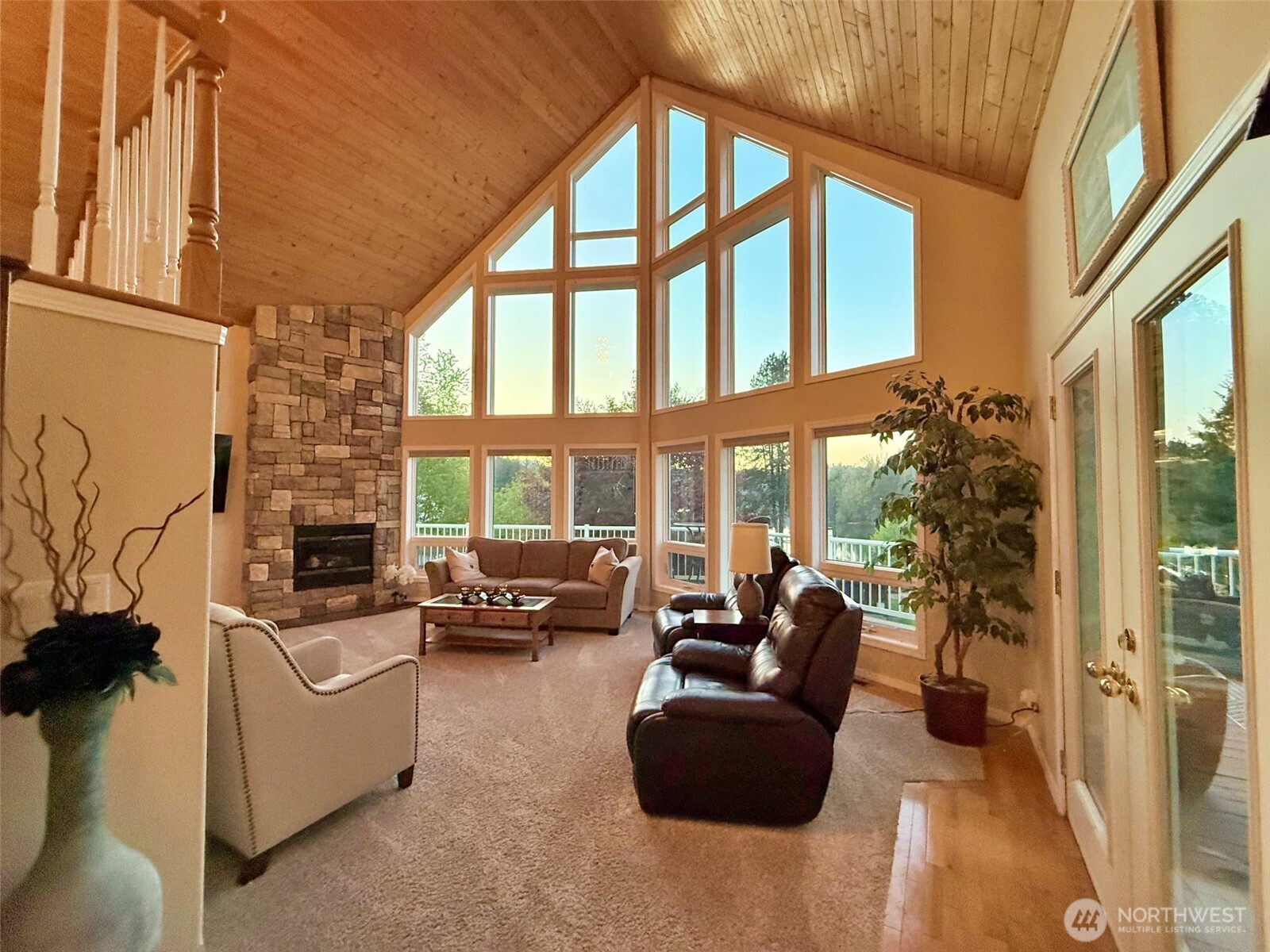 103 Lakeside Drive Property Photo 2