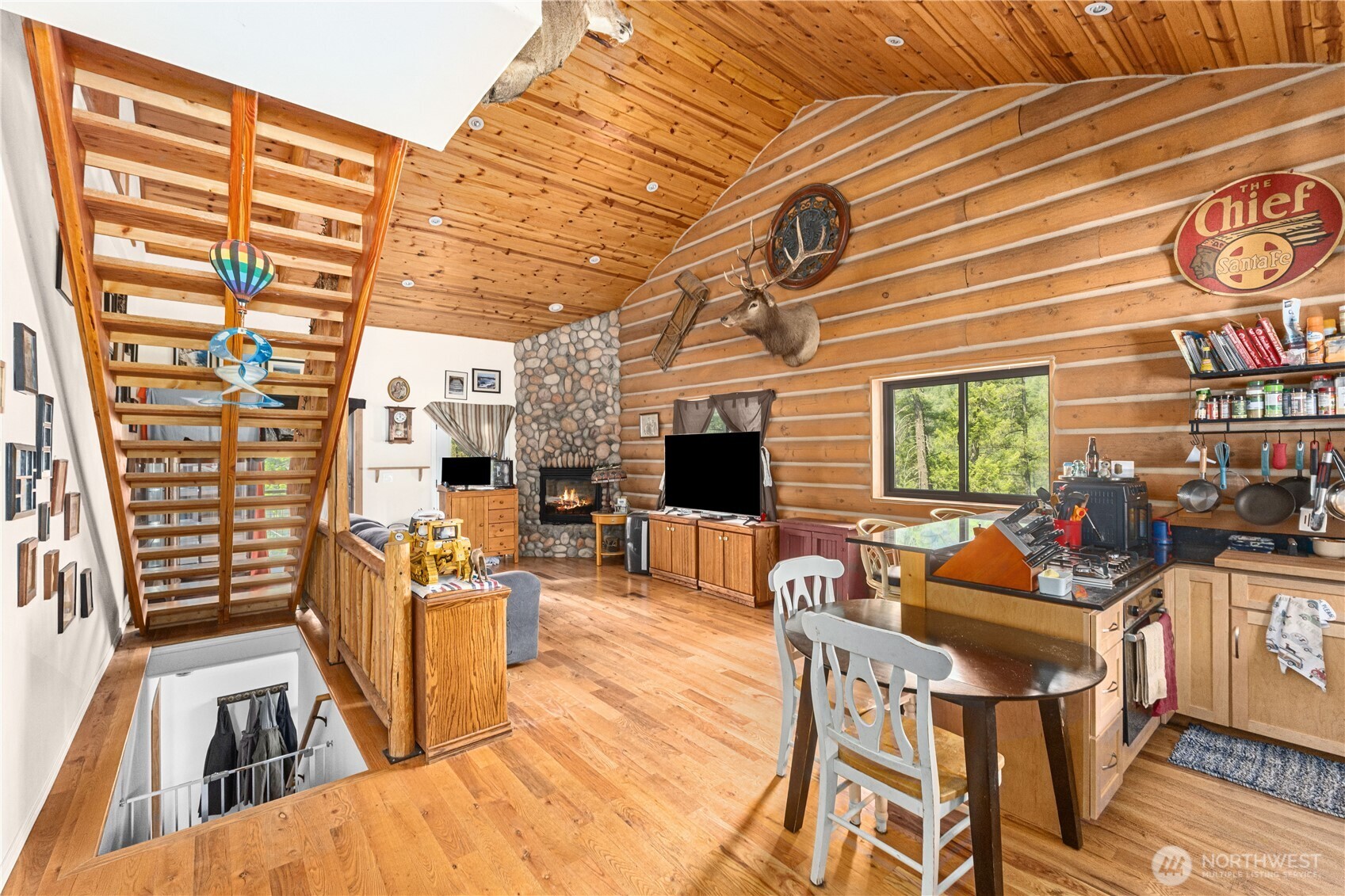 3733 V Sand Creek Road Property Photo 4