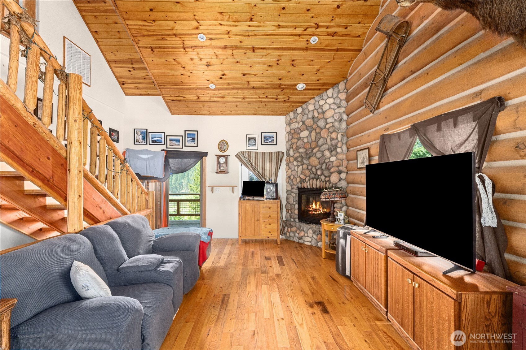 3733 V Sand Creek Road Property Photo 10