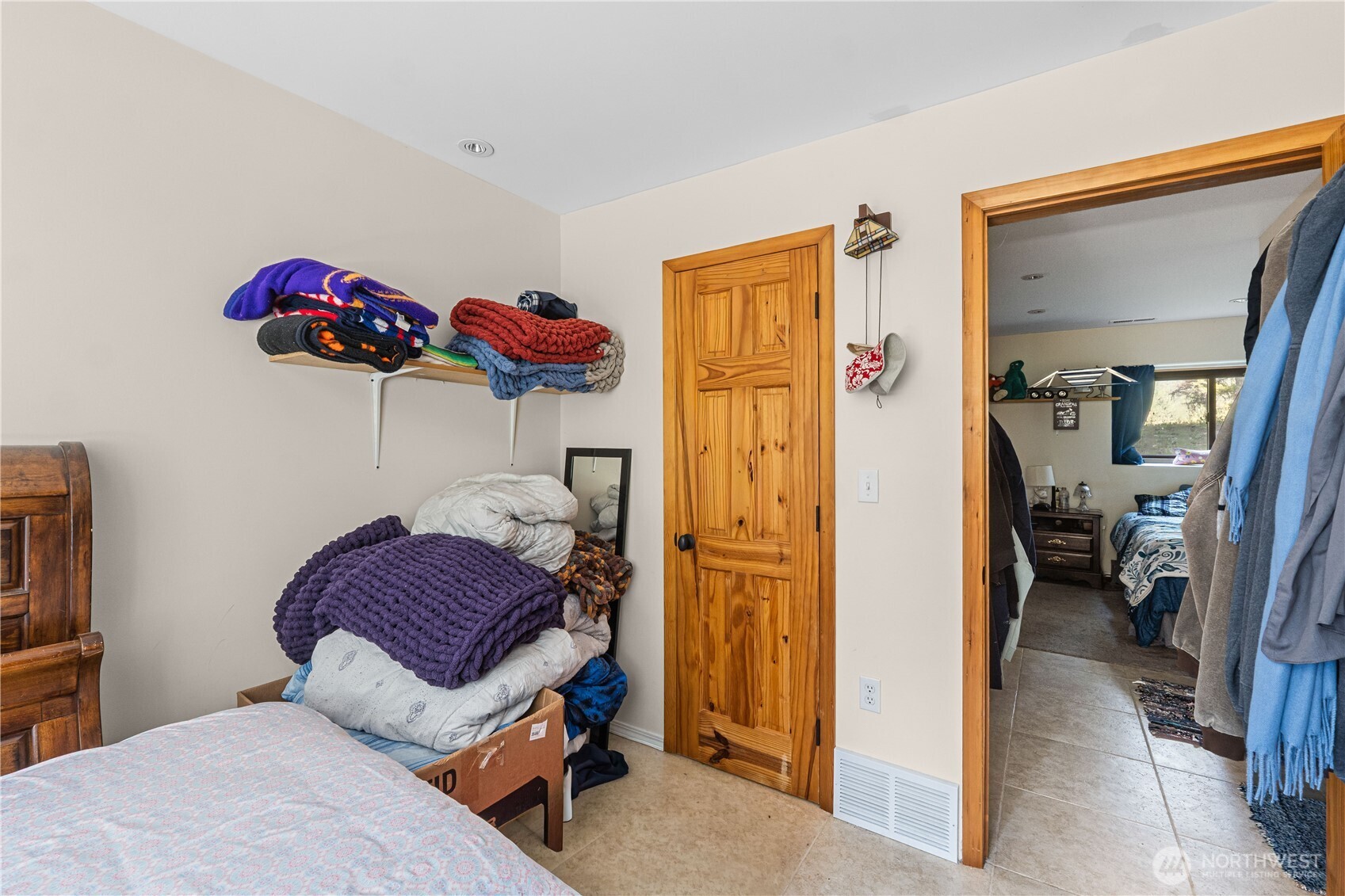 3733 V Sand Creek Road Property Photo 15