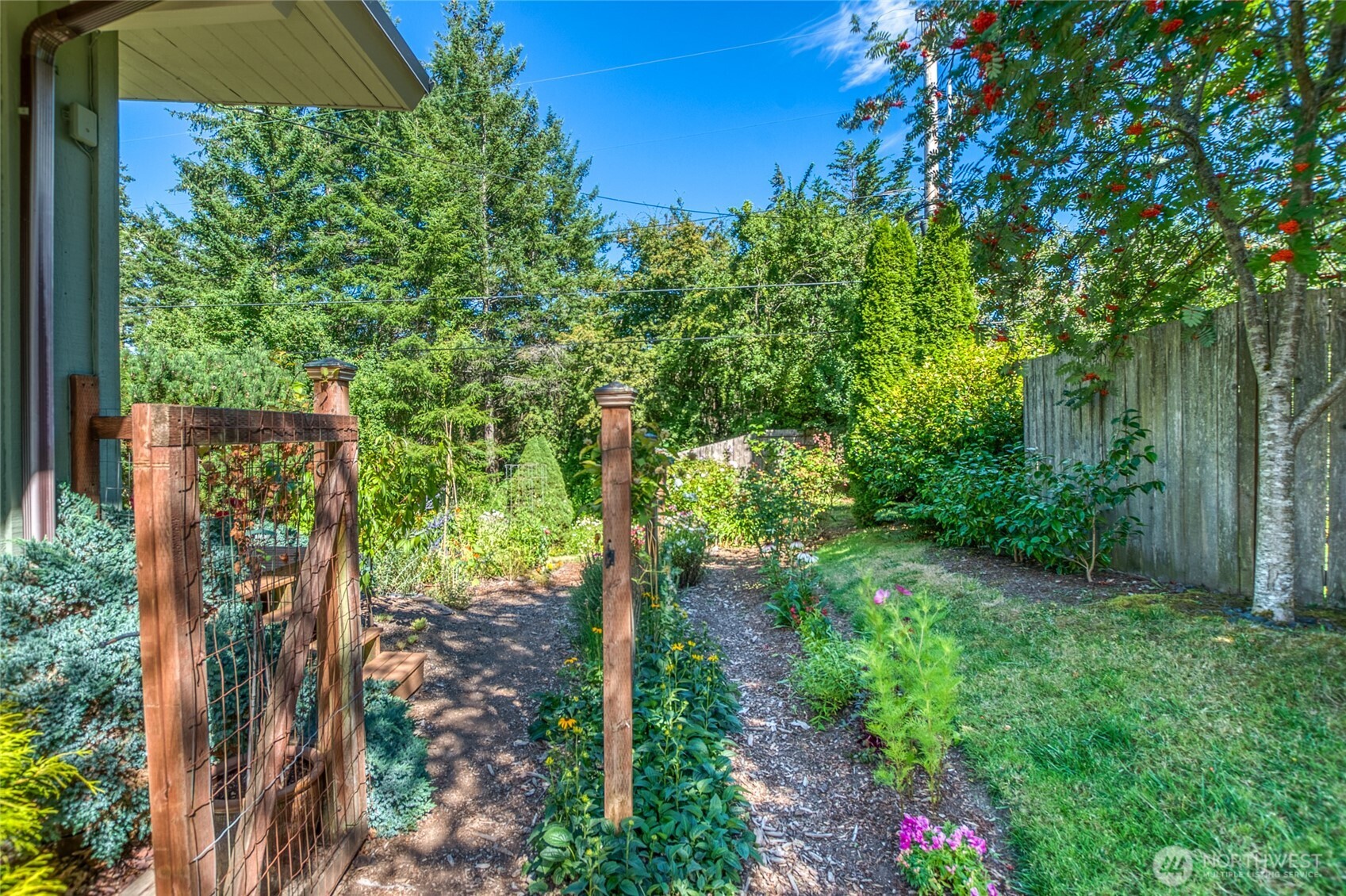 298 Lover's Lane Property Photo 23