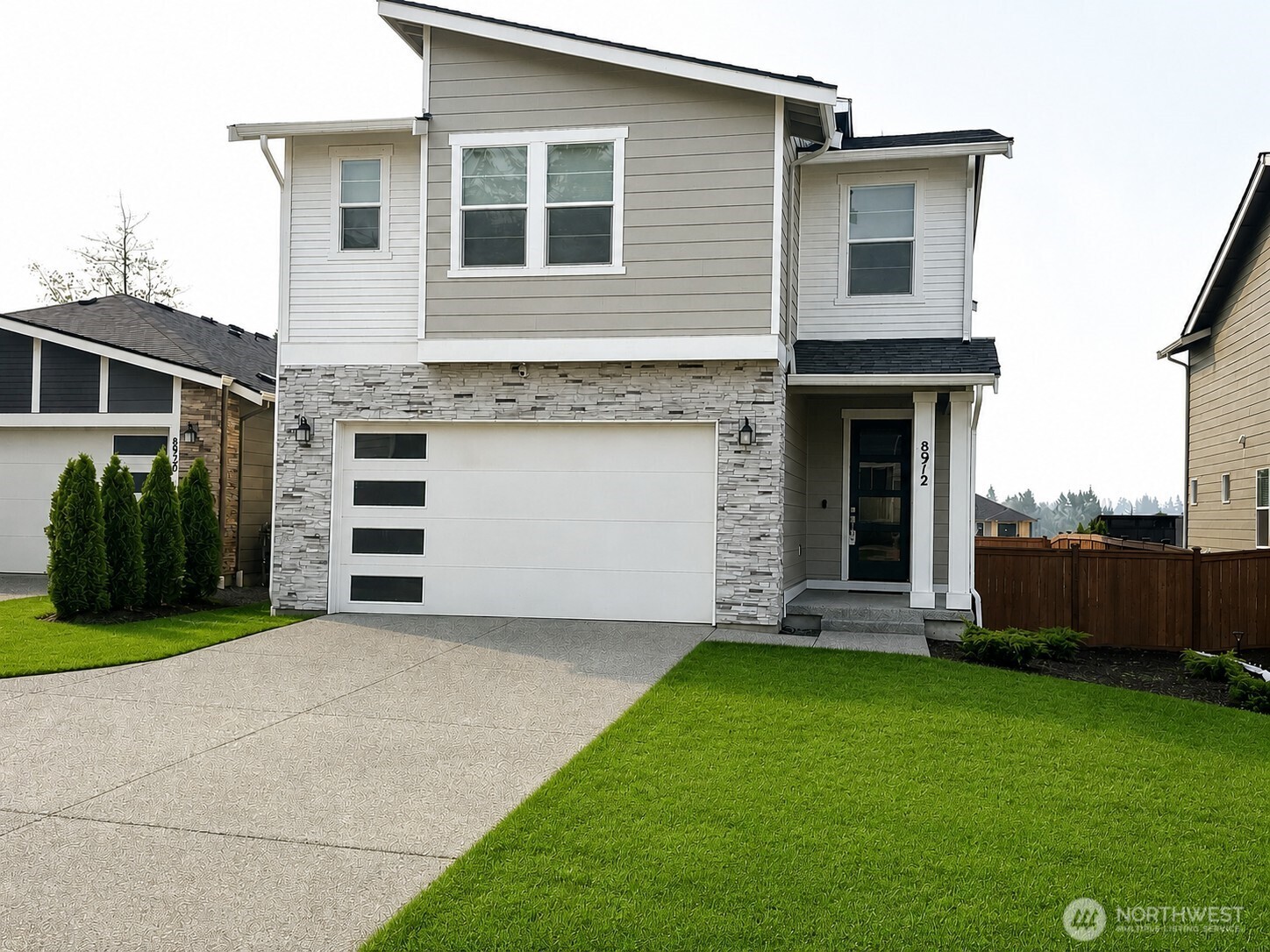 8912 48th Place Ne Property Photo 1