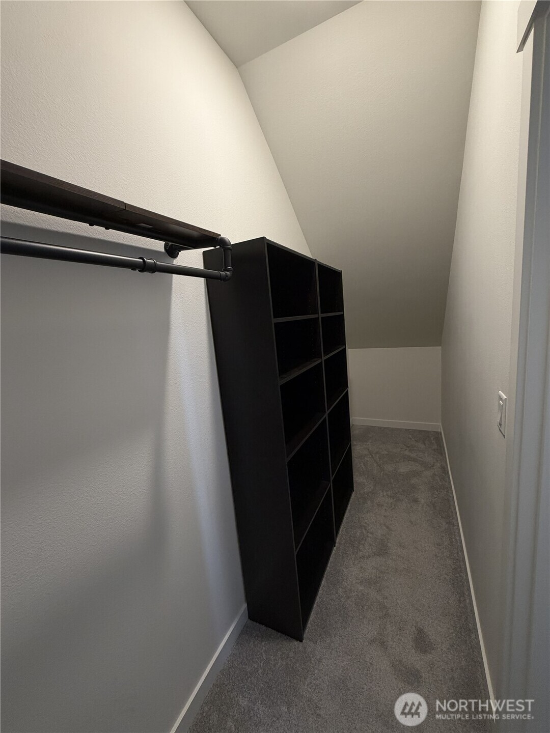 8912 48th Place Ne Property Photo 9