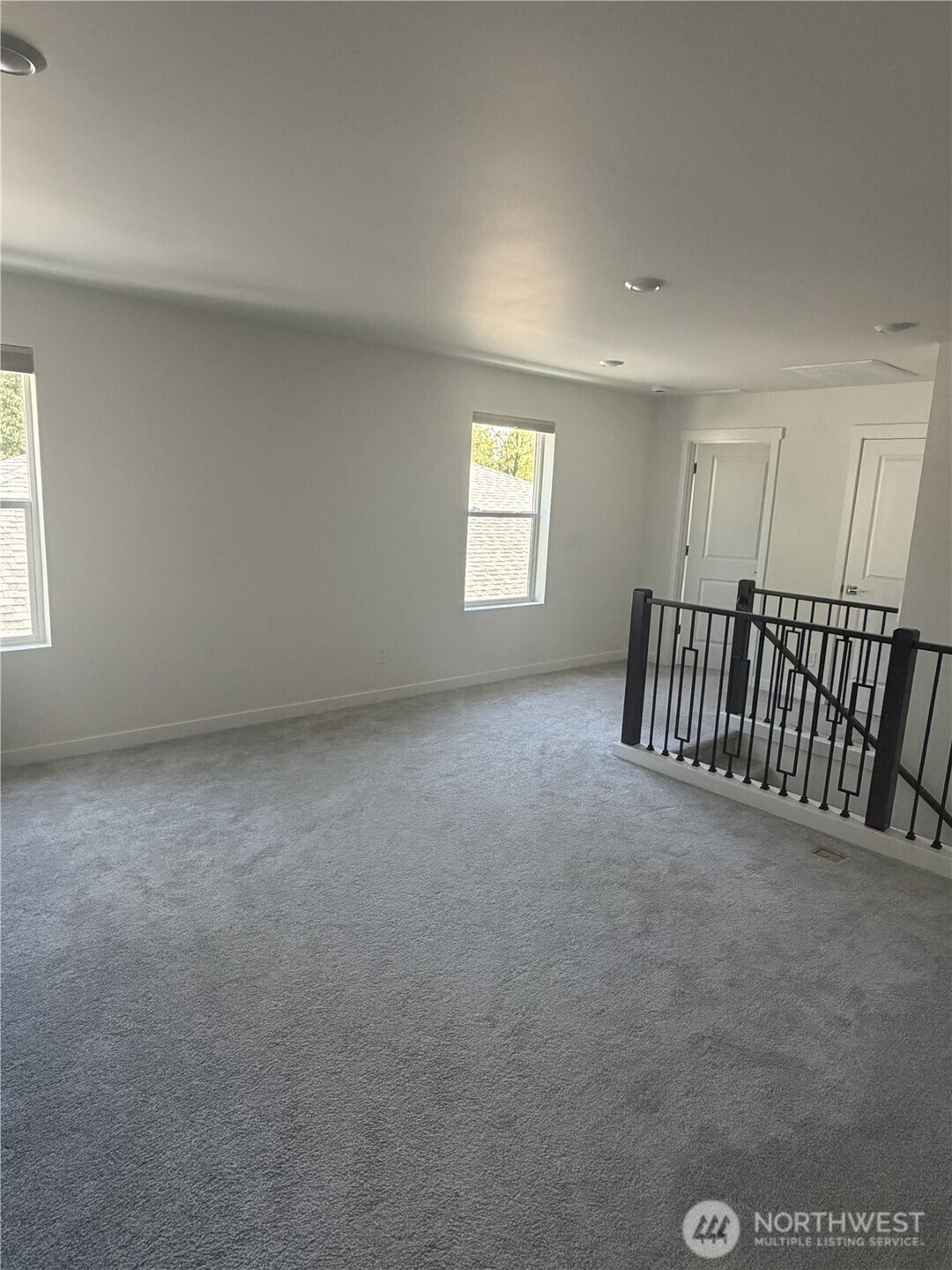 8912 48th Place Ne Property Photo 16