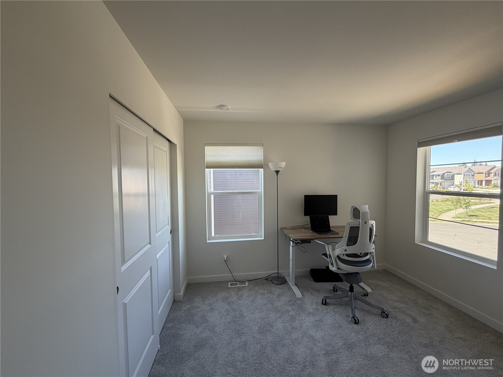 8912 48th Place Ne Property Photo 22