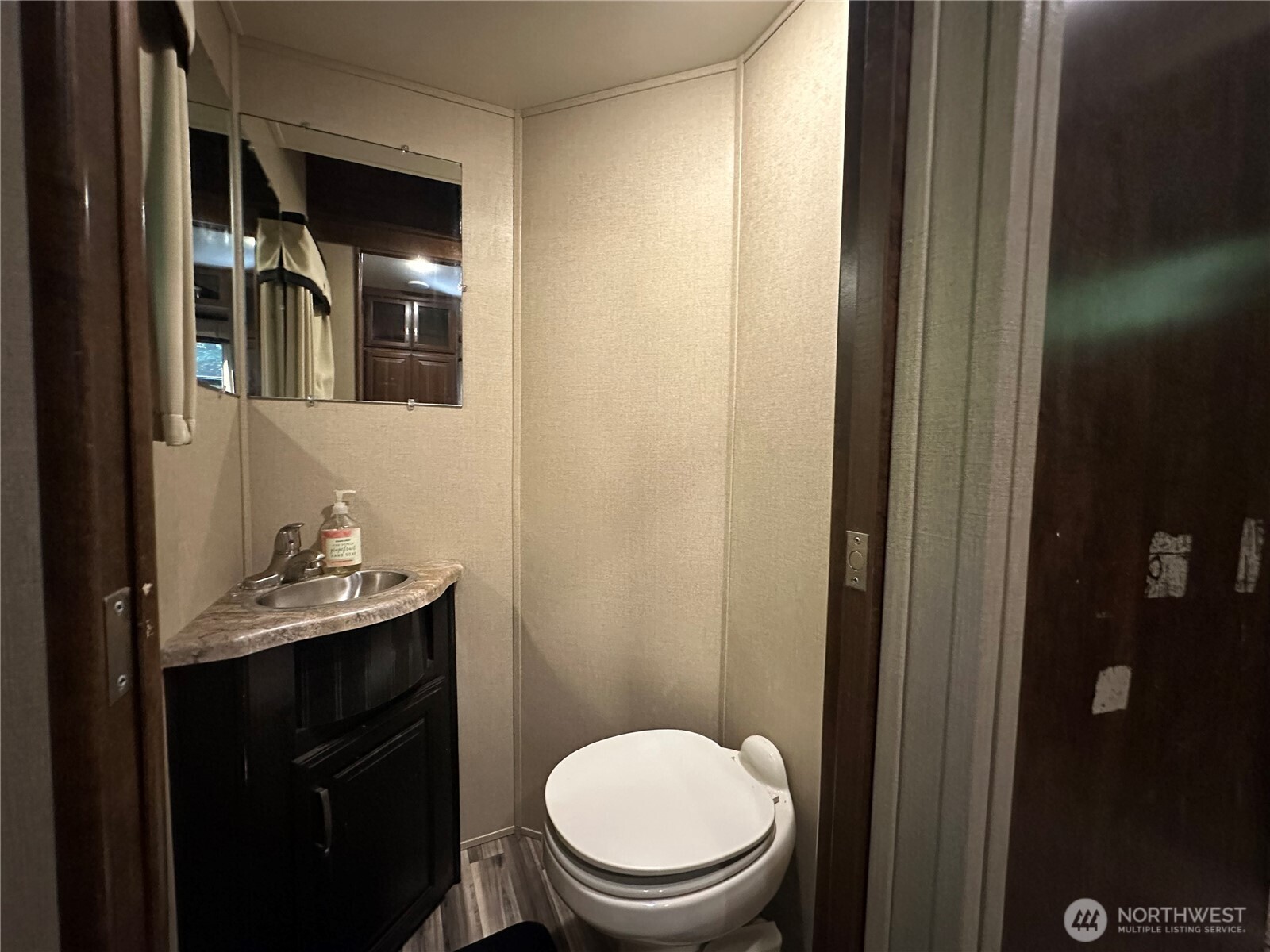 45264 Nesika Trail Property Photo 5