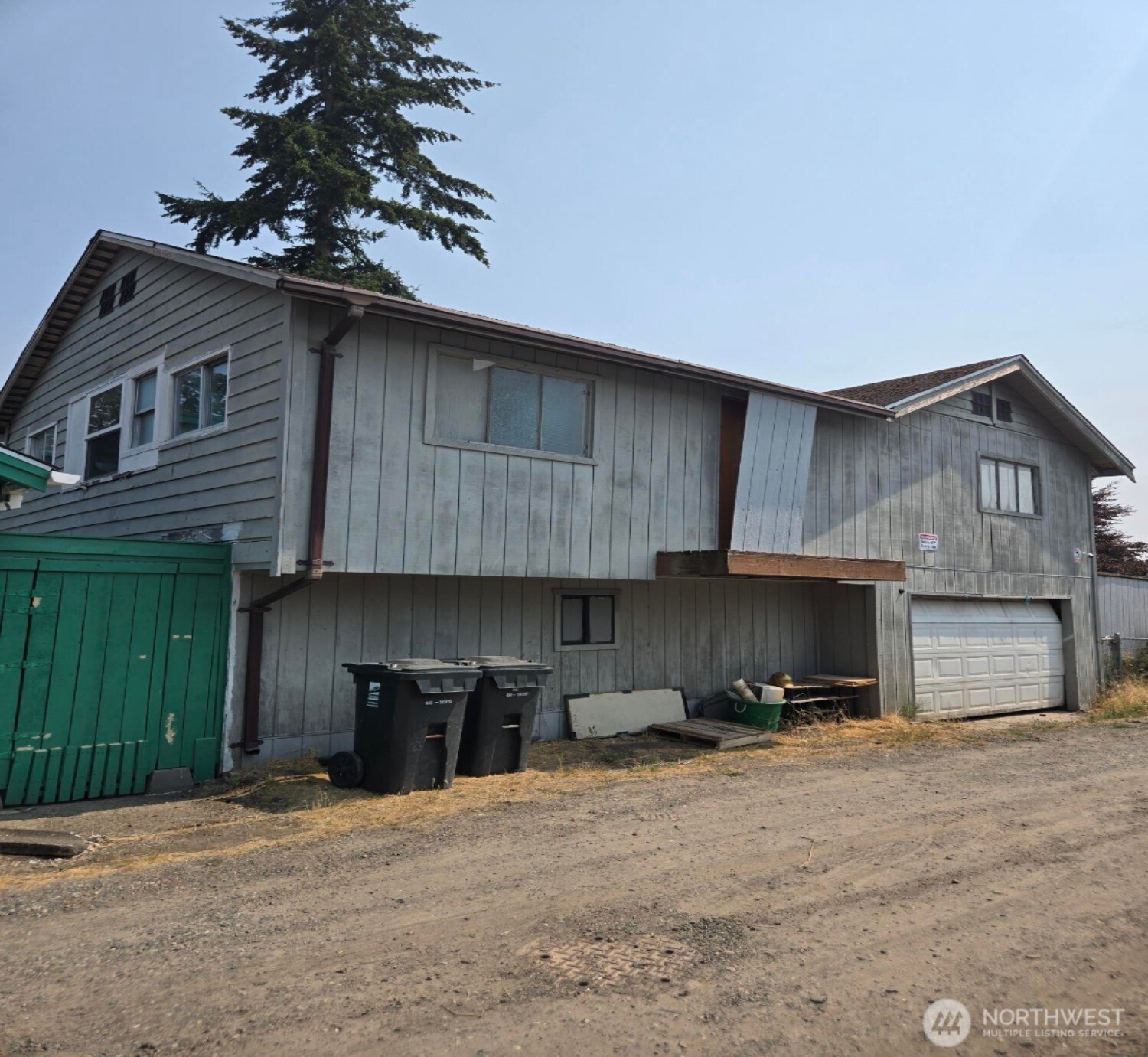 5426 S Lawrence Street Property Photo 9