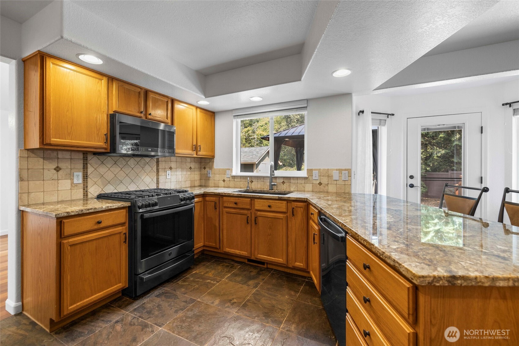 1811 Copper Pond Place Property Photo 16