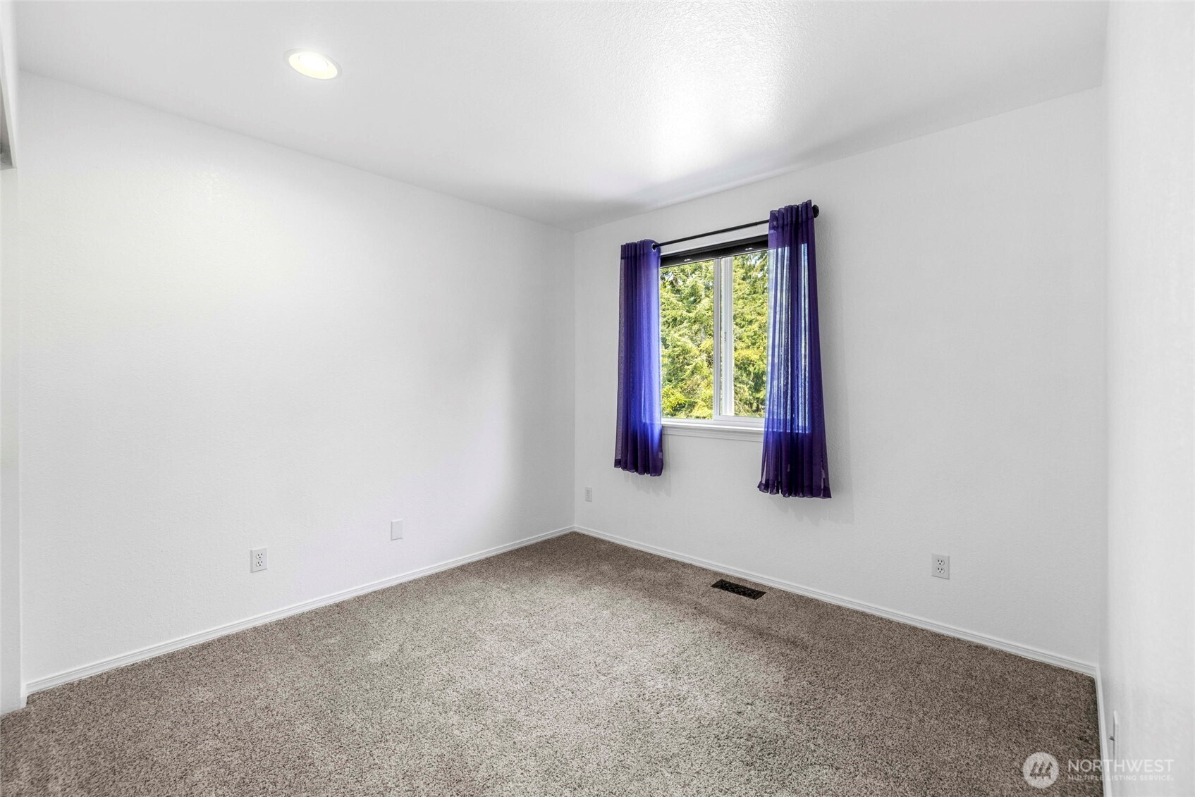 1811 Copper Pond Place Property Photo 30