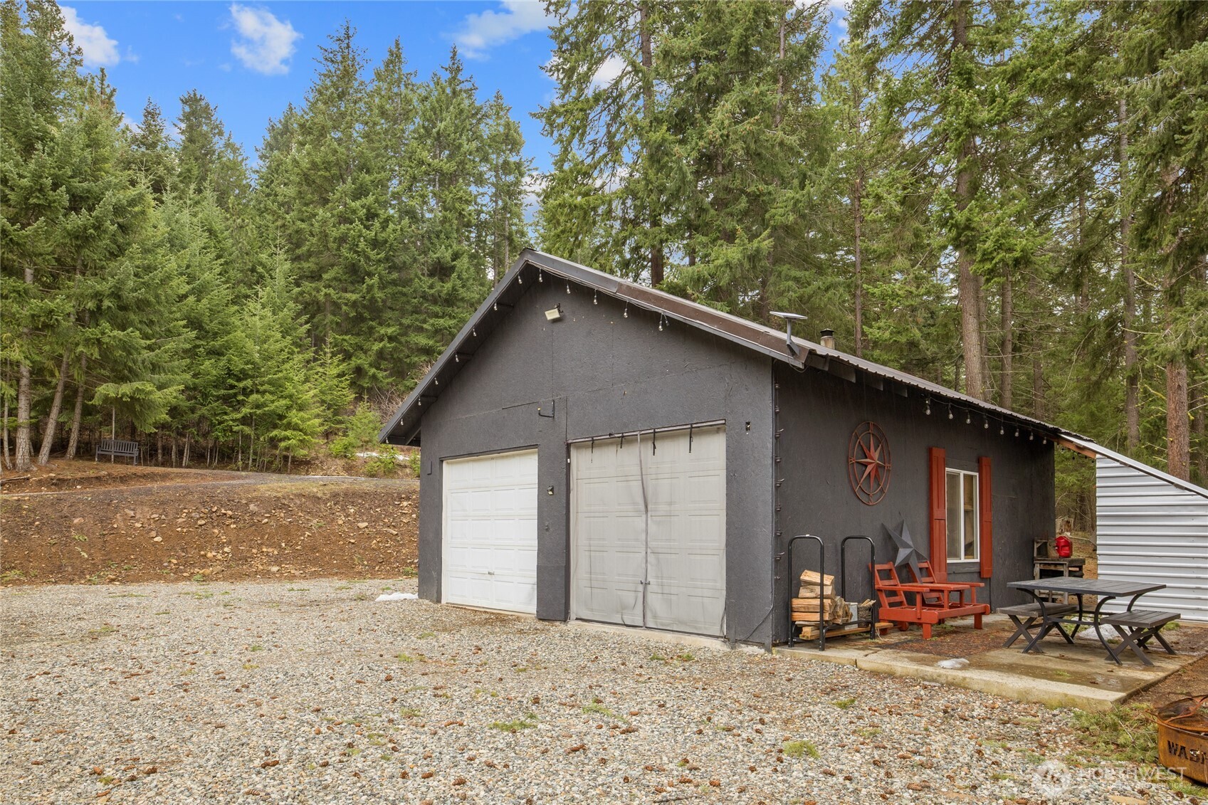490 Thornton Creek Property Photo 4
