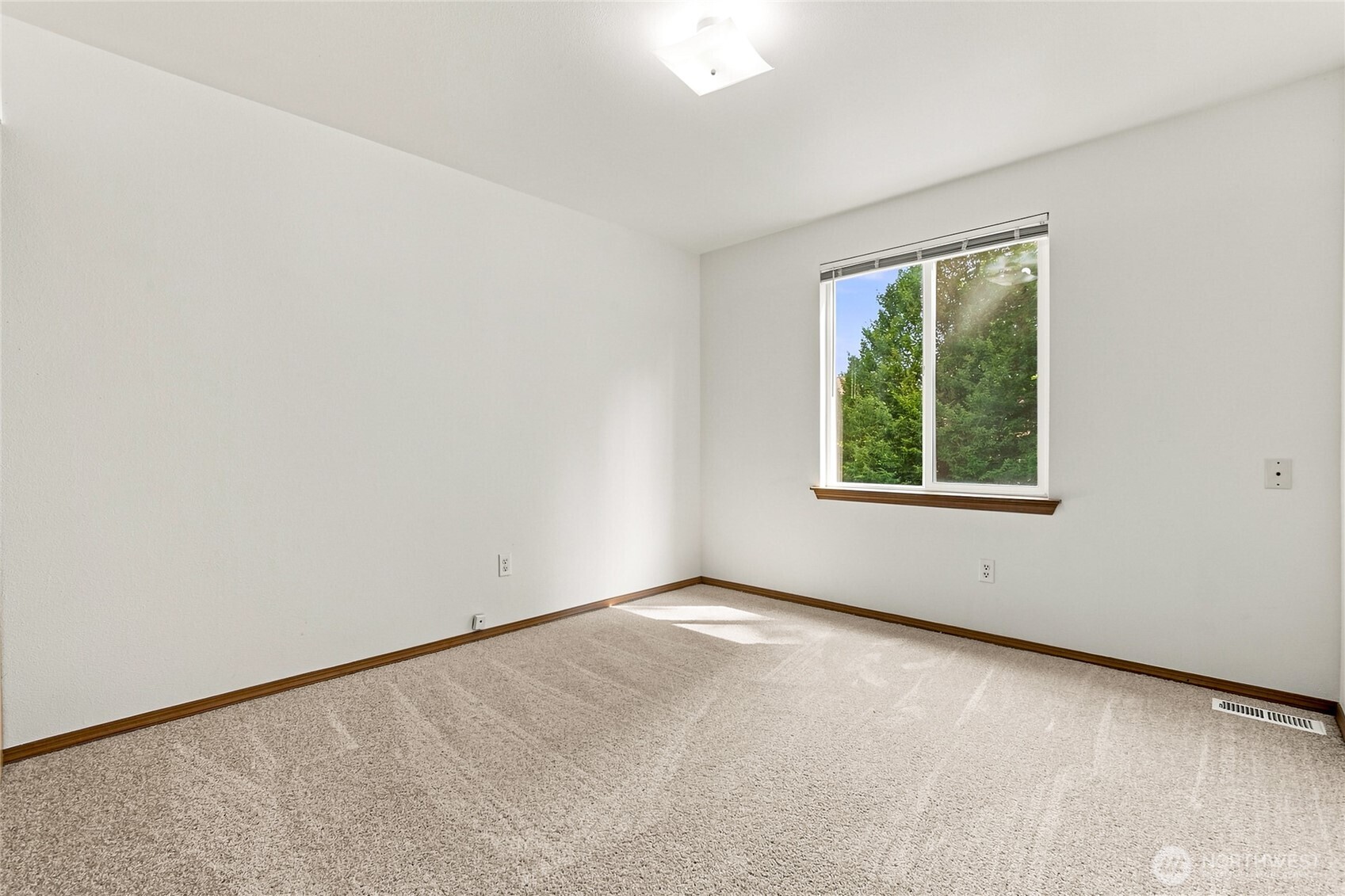 910 27th Avenue Property Photo 18