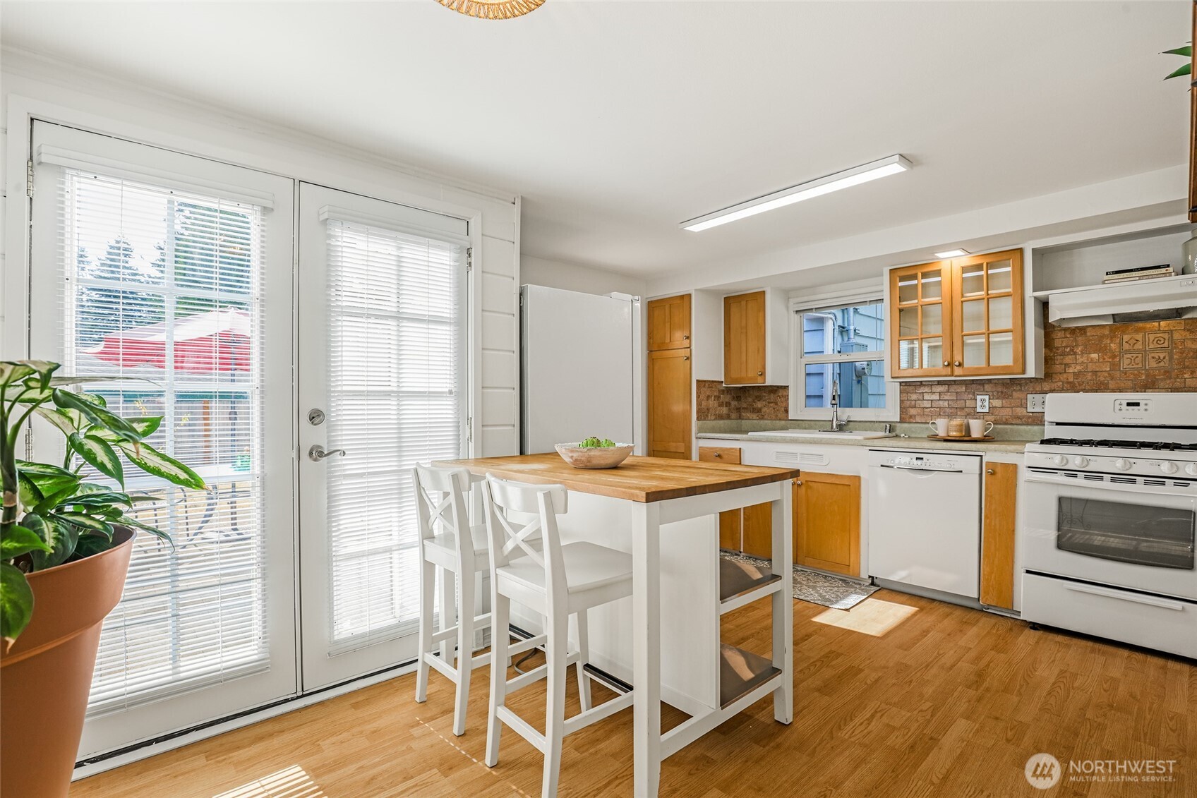 18005 Fremont Avenue Property Photo 6