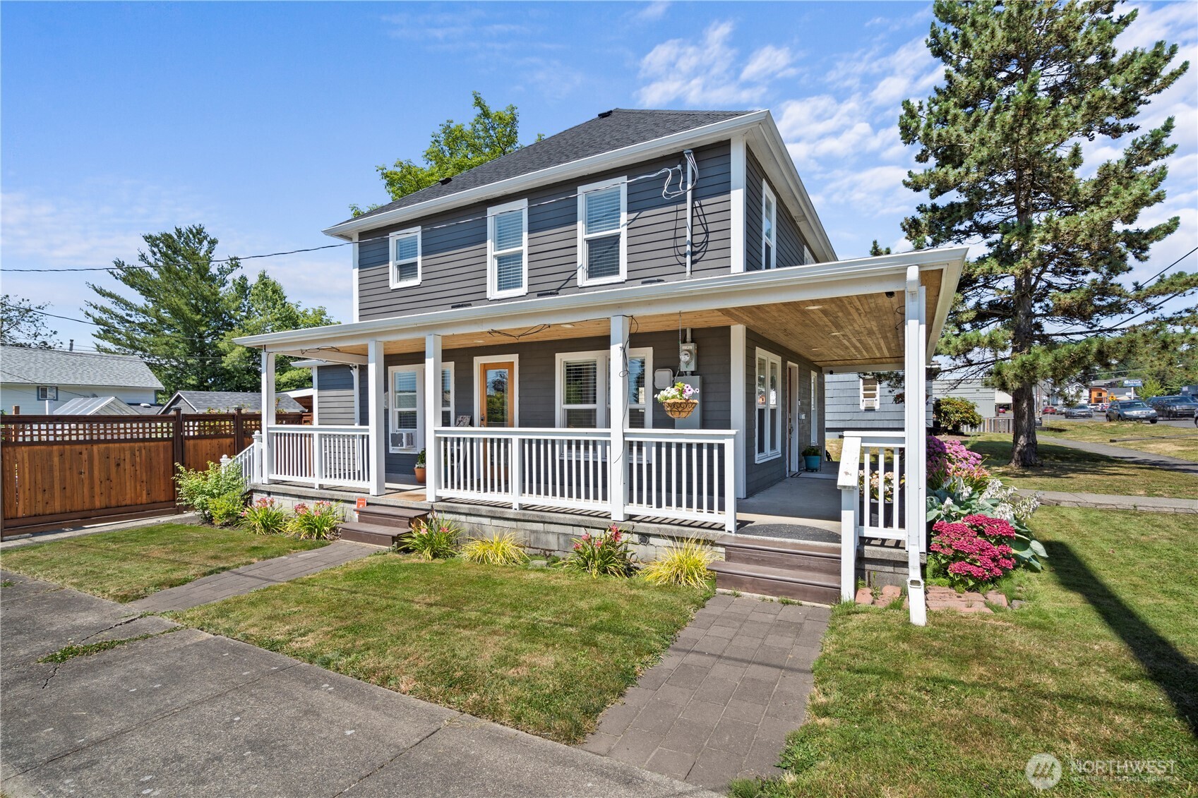 381 S Market Boulevard Property Photo 2