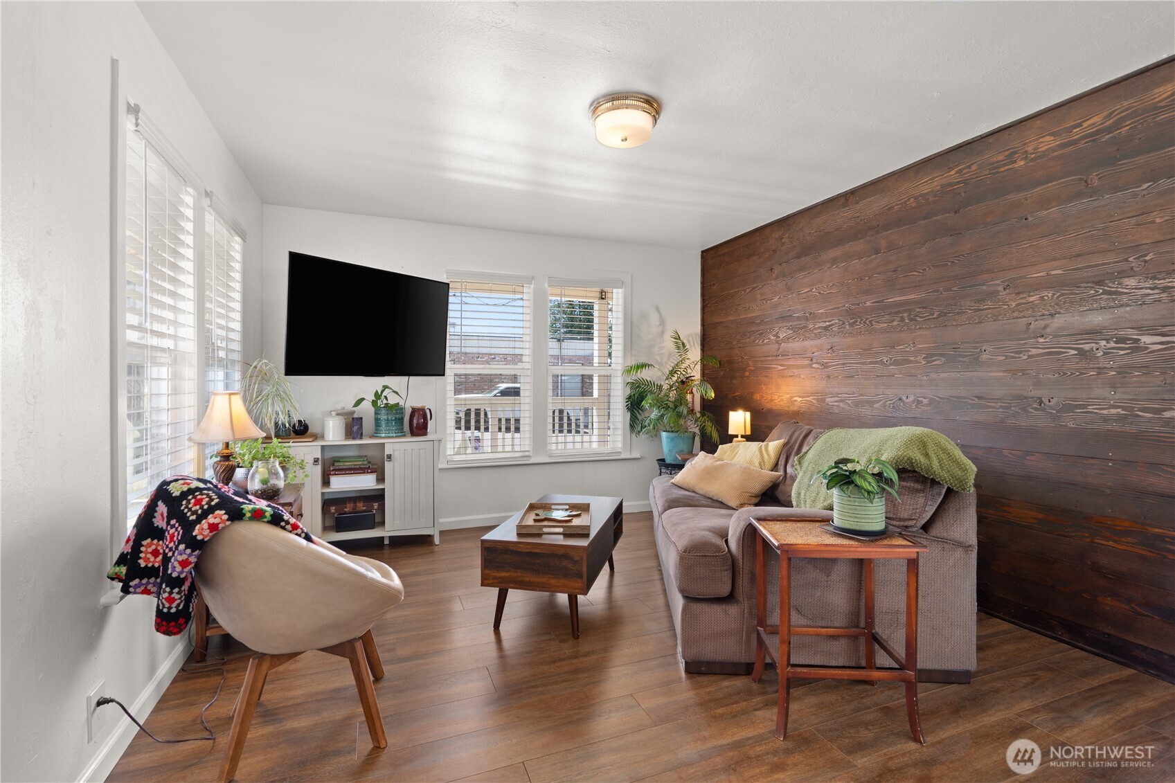 381 S Market Boulevard Property Photo 6