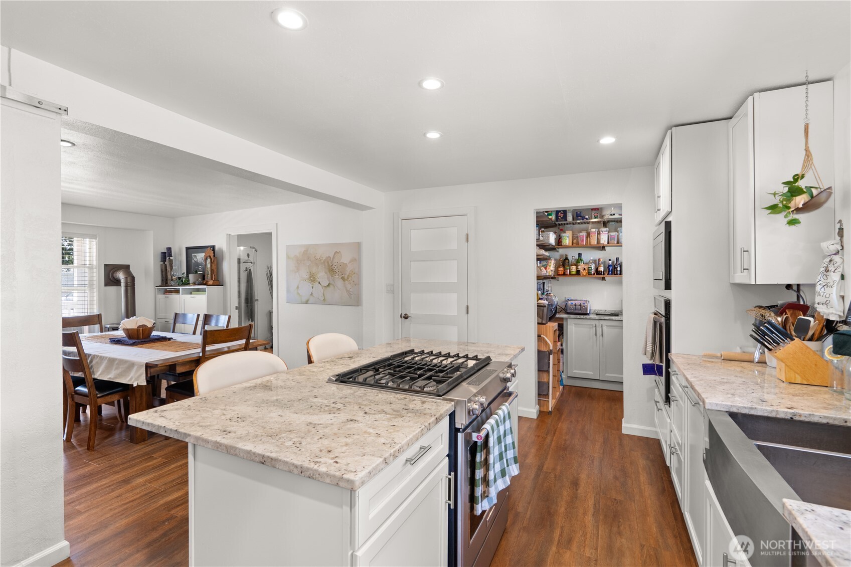 381 S Market Boulevard Property Photo 10